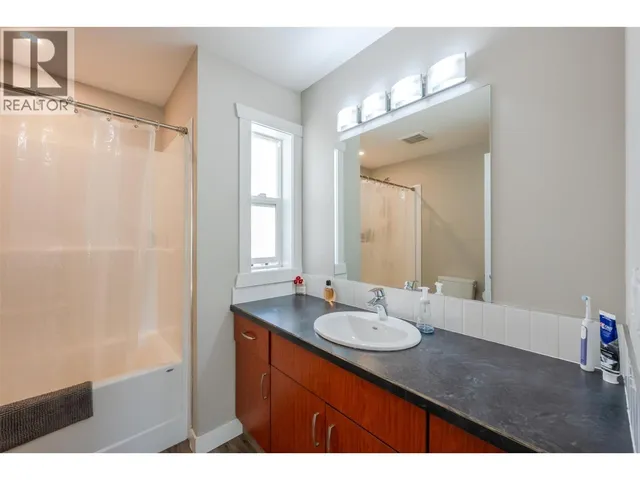 28 HUTH AVENUE, Penticton 5