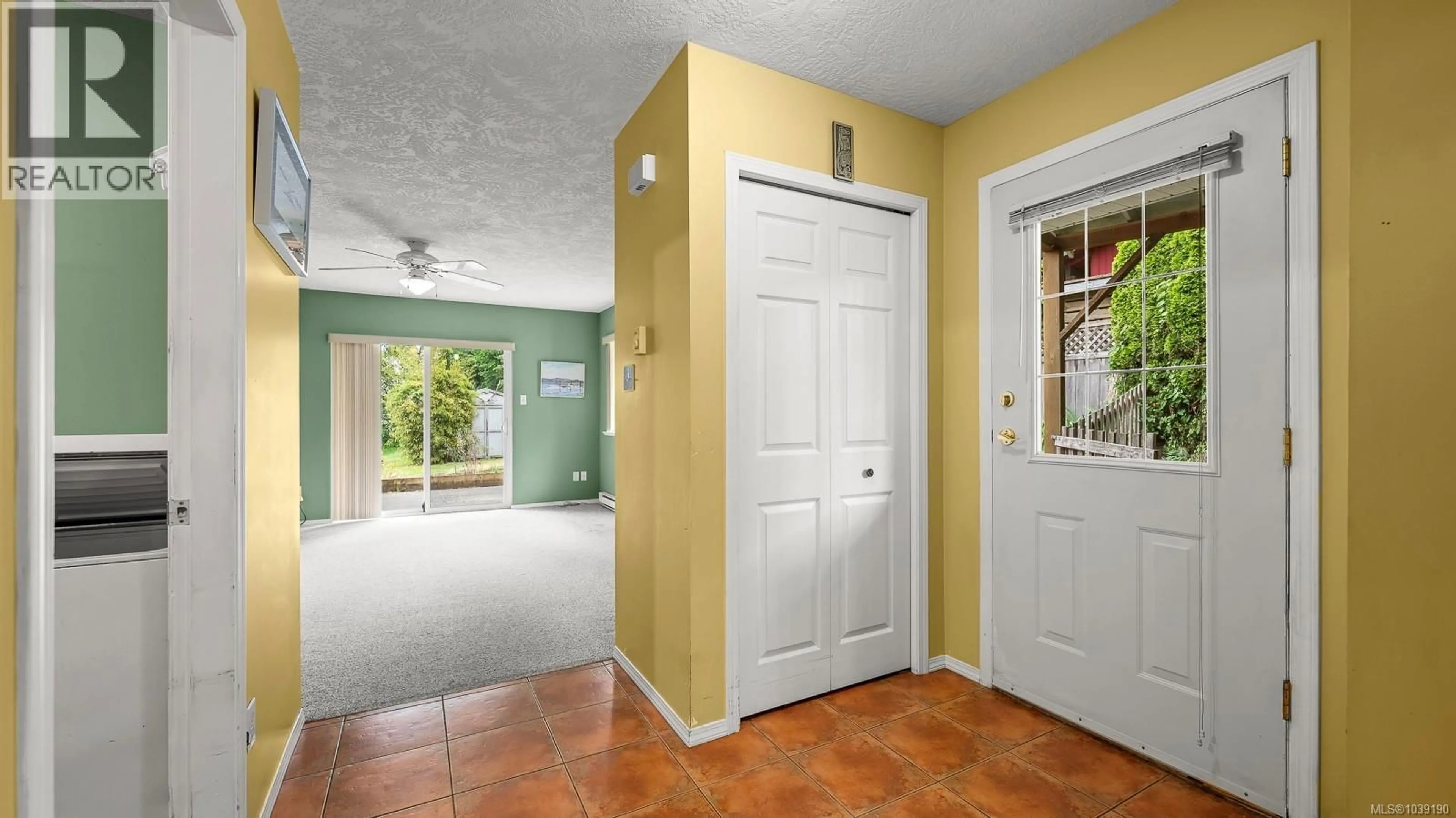Indoor entryway for 3351 CRESCENT STREET, Cumberland British Columbia V0R1S0