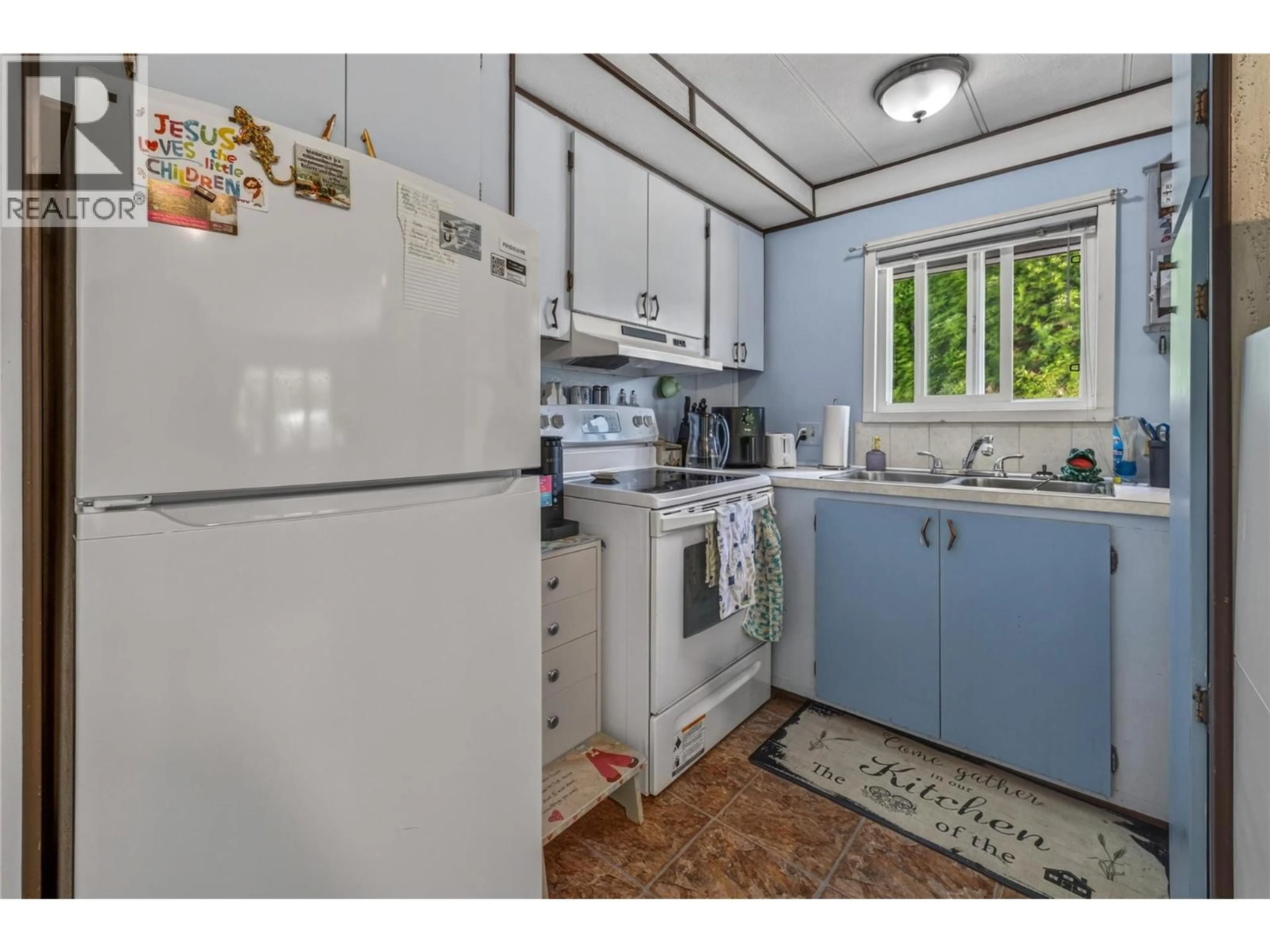 Standard kitchen, unknown for 32 - 197 DAUPHIN AVENUE, Penticton British Columbia V2A3S3
