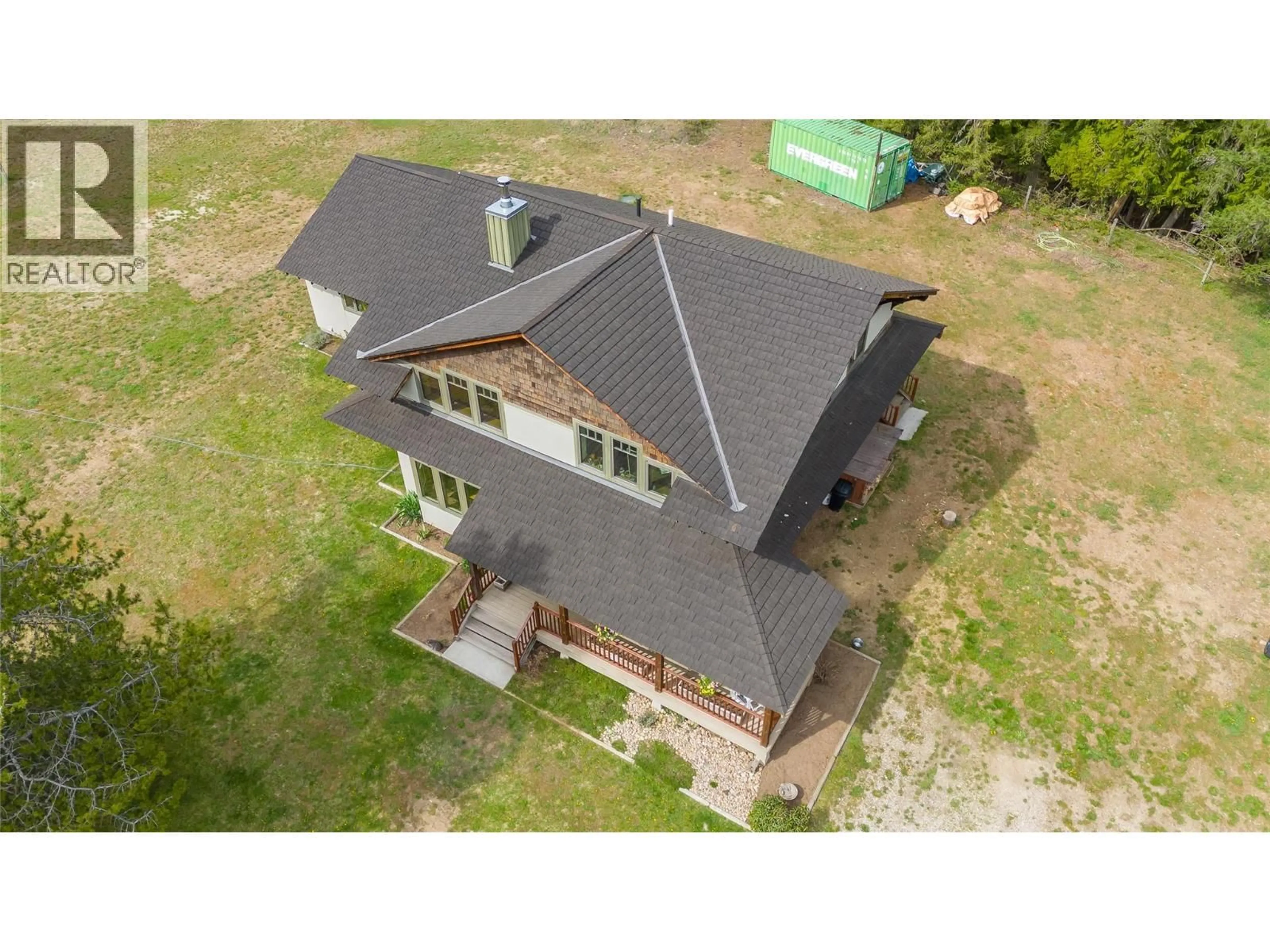 A pic from outside/outdoor area/front of a property/back of a property/a pic from drone, building for 3781 PASS CREEK ROAD, Crescent Valley British Columbia V0G1H1