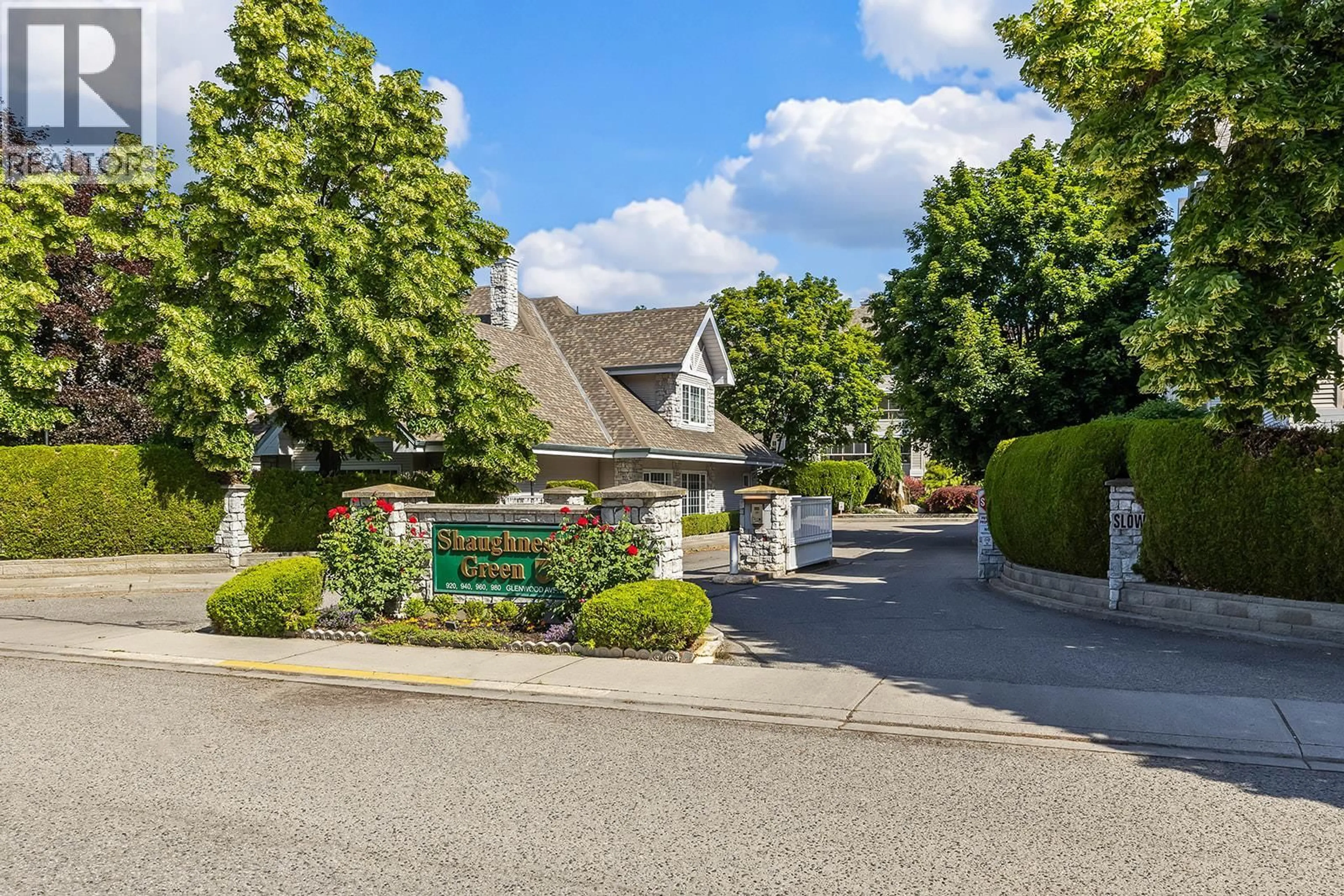 A pic from outside/outdoor area/front of a property/back of a property/a pic from drone, street for 209 - 980 GLENWOOD AVENUE, Kelowna British Columbia V1Y9P2