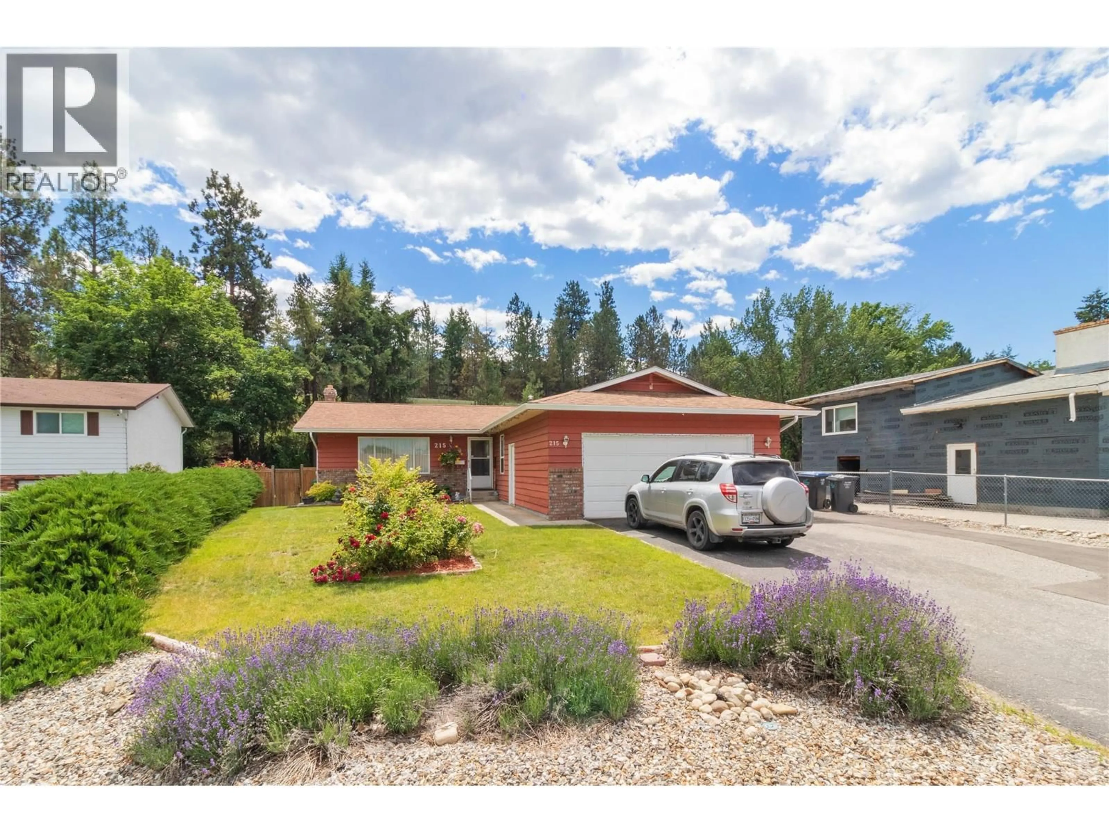 A pic from outside/outdoor area/front of a property/back of a property/a pic from drone, street for 215 JUPITER COURT, Kelowna British Columbia V1X5W5