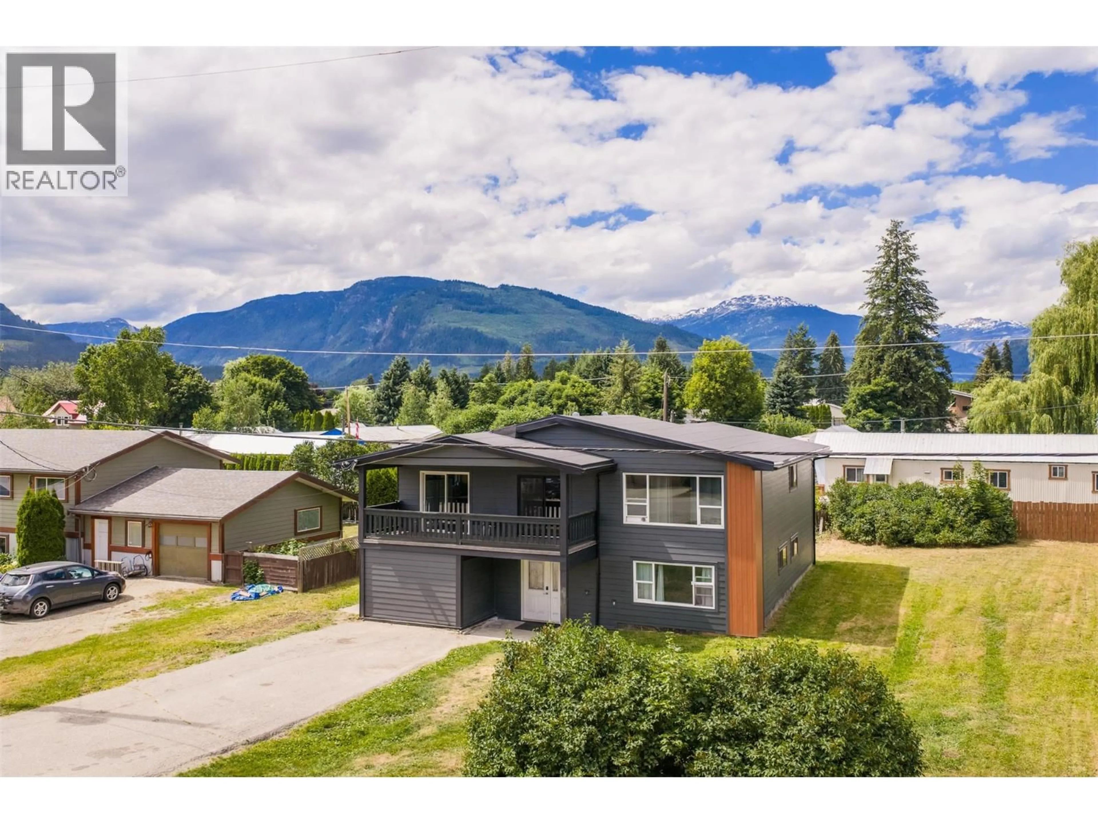A pic from outside/outdoor area/front of a property/back of a property/a pic from drone, mountain view for 601 BARRY ROAD, Revelstoke British Columbia V0E2S0