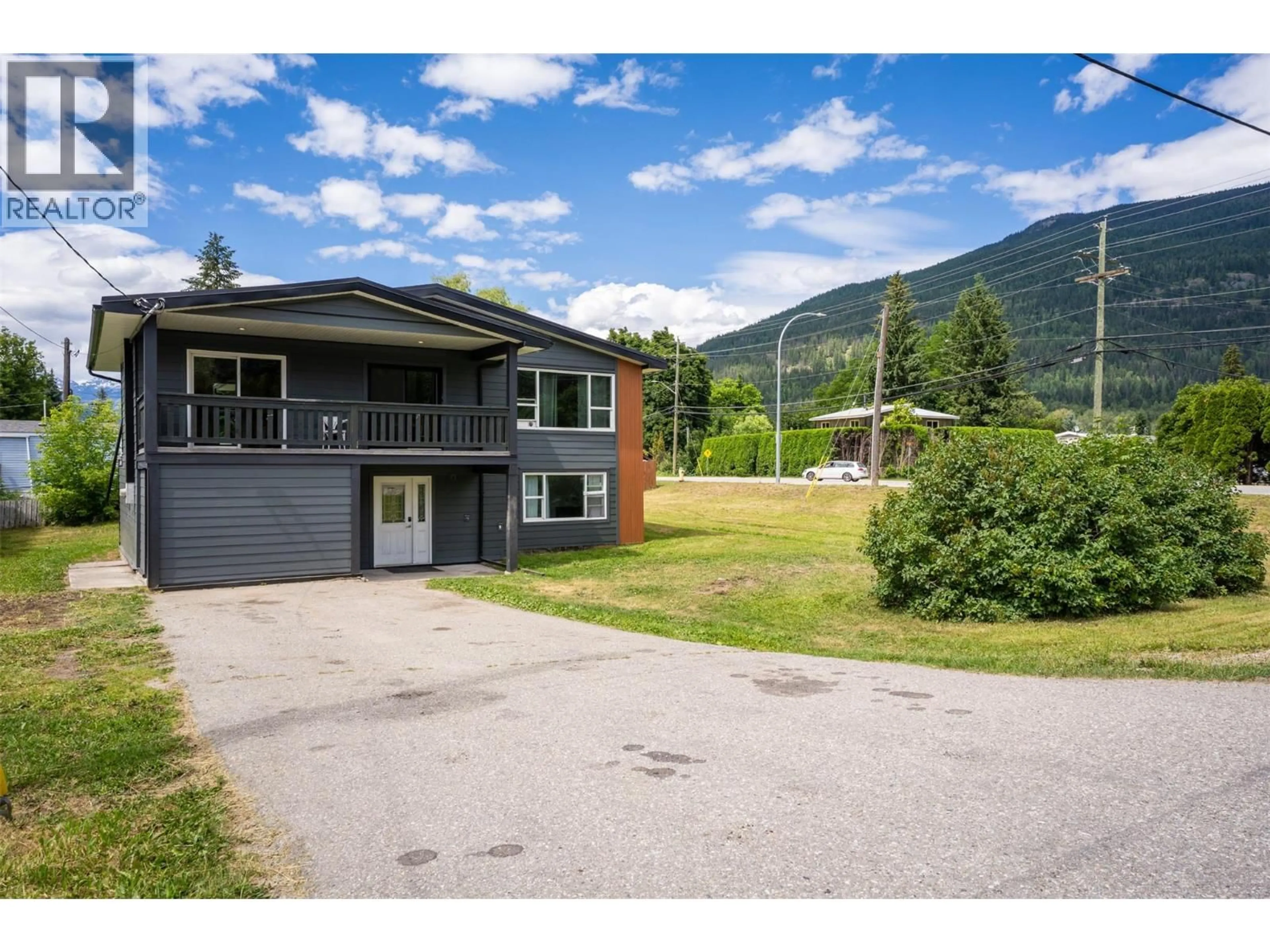 A pic from outside/outdoor area/front of a property/back of a property/a pic from drone, mountain view for 601 BARRY ROAD, Revelstoke British Columbia V0E2S0
