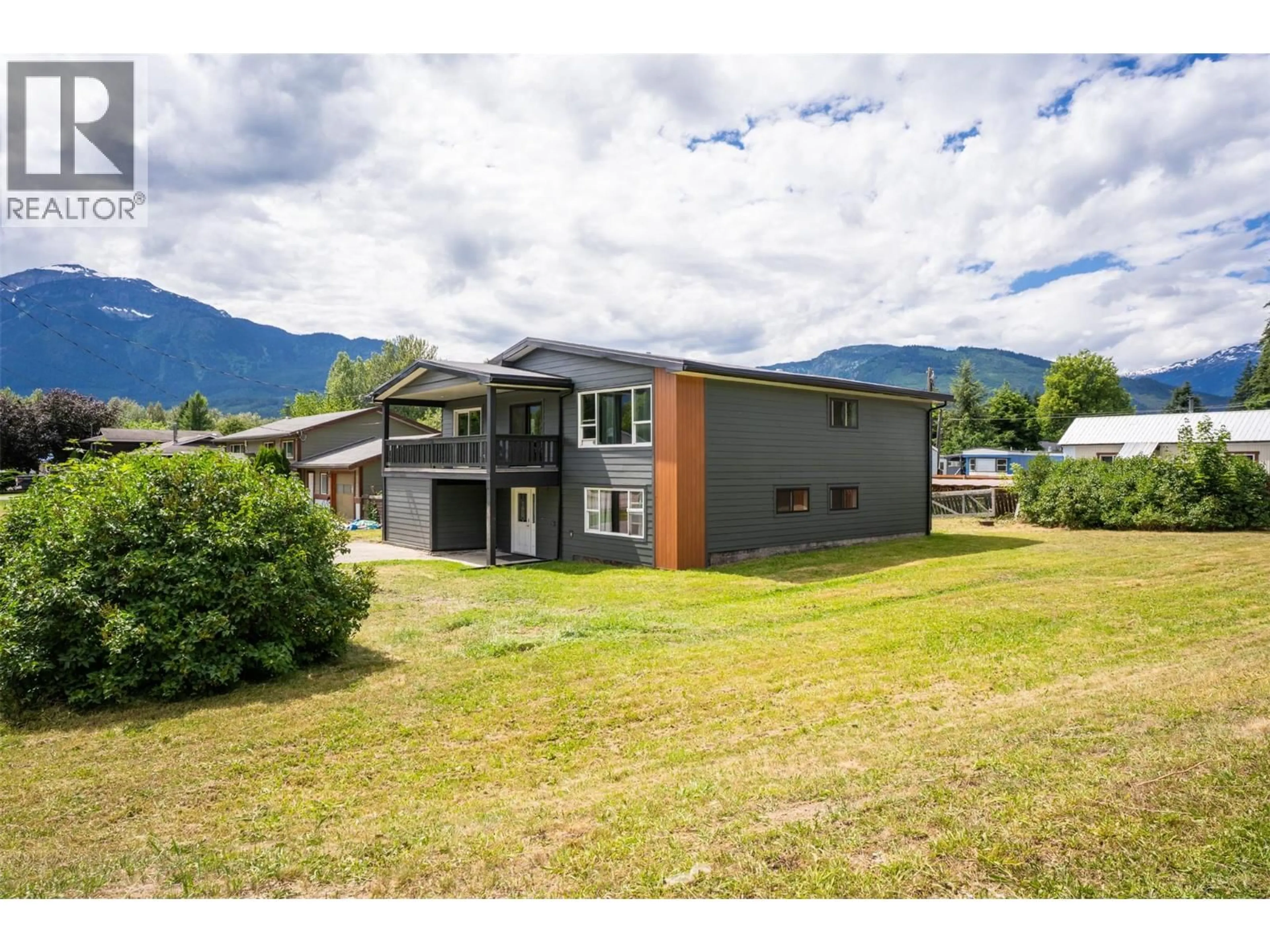 A pic from outside/outdoor area/front of a property/back of a property/a pic from drone, mountain view for 601 BARRY ROAD, Revelstoke British Columbia V0E2S0