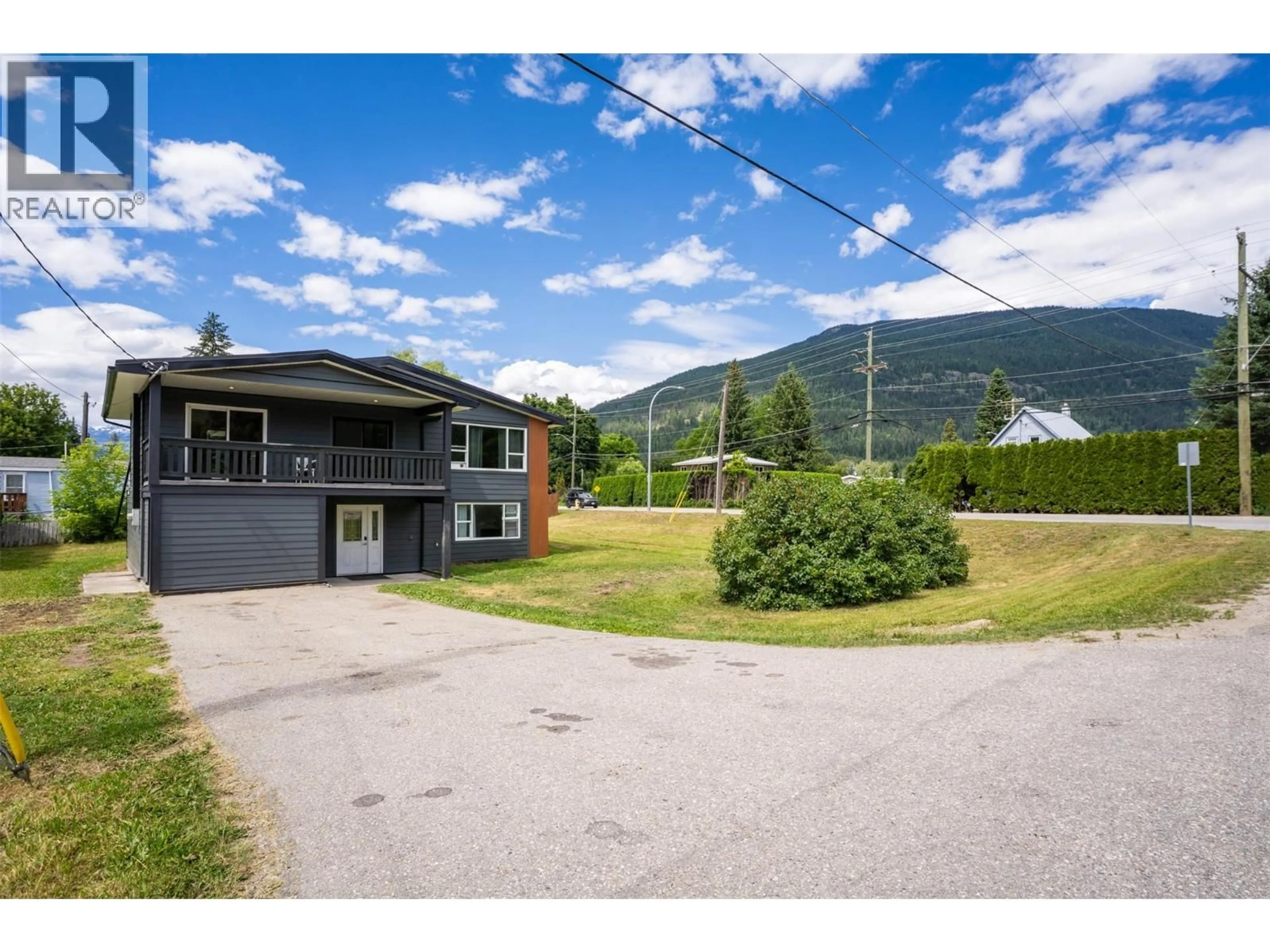 A pic from outside/outdoor area/front of a property/back of a property/a pic from drone, mountain view for 601 BARRY ROAD, Revelstoke British Columbia V0E2S0