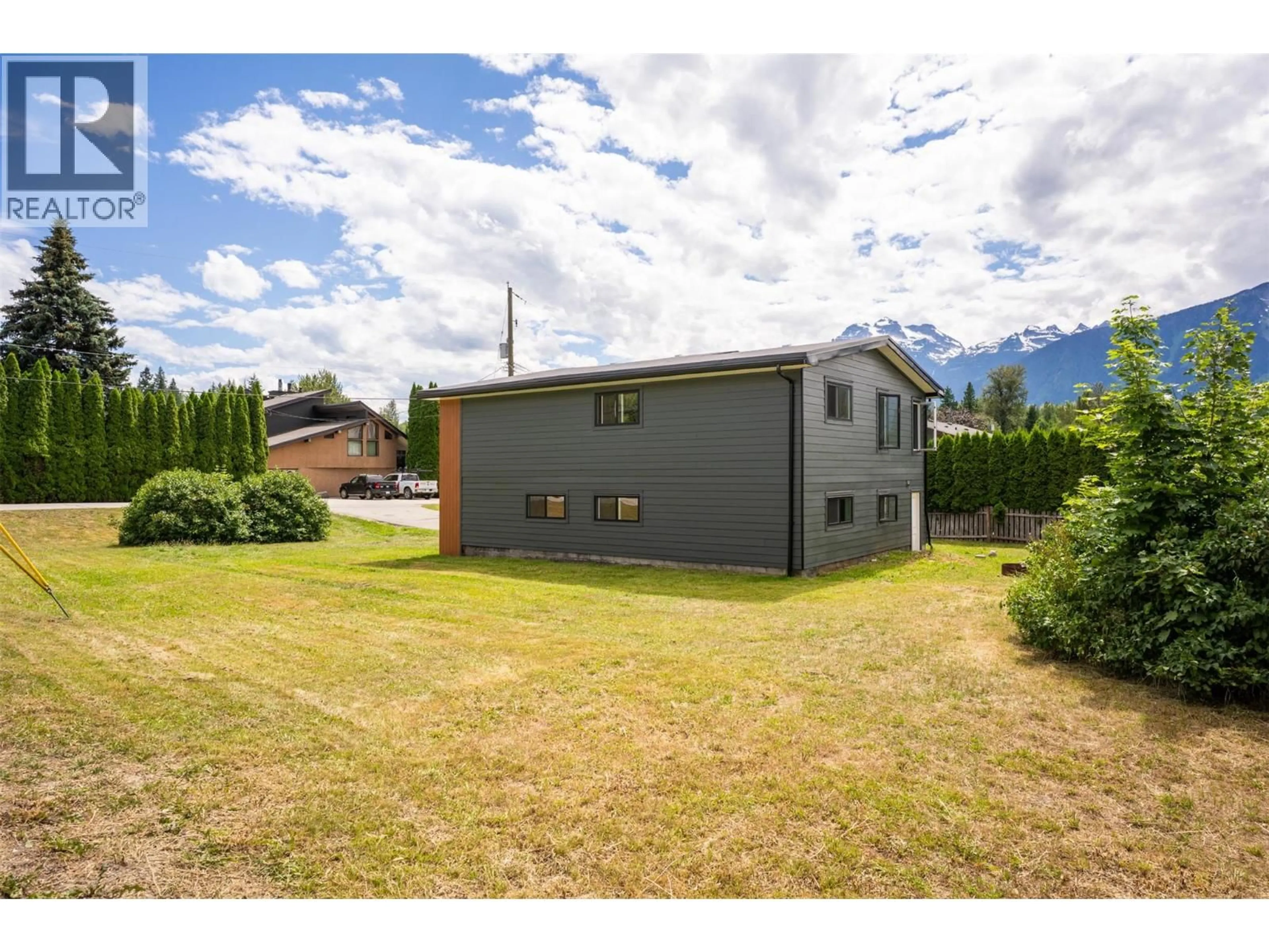 A pic from outside/outdoor area/front of a property/back of a property/a pic from drone, mountain view for 601 BARRY ROAD, Revelstoke British Columbia V0E2S0
