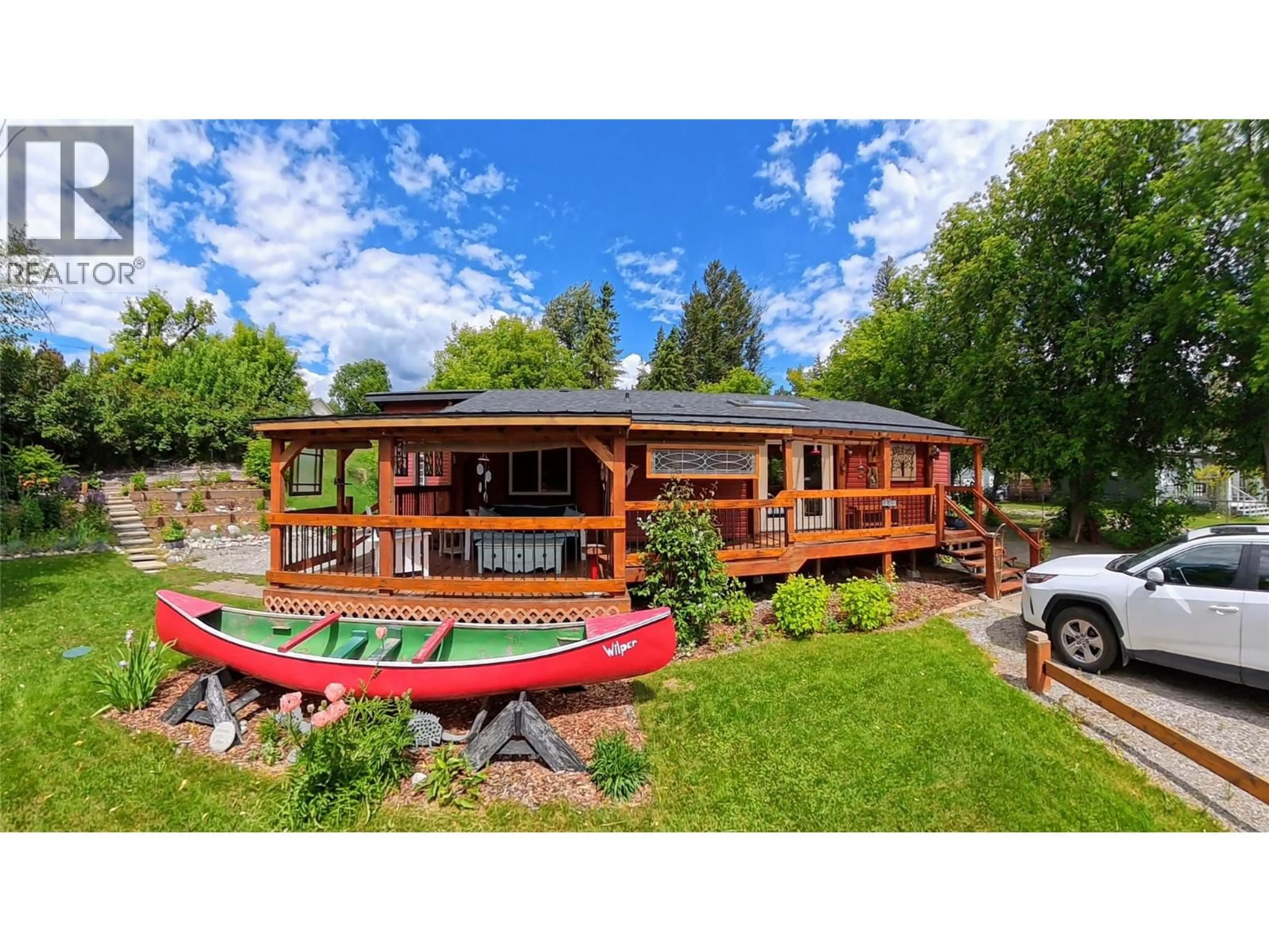 A pic from outside/outdoor area/front of a property/back of a property/a pic from drone, water/lake/river/ocean view for 1768 VICTORIA AVENUE, Windermere British Columbia V0B2L2