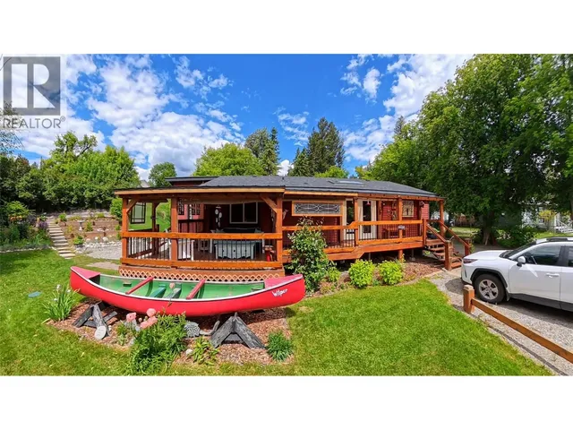 1768 VICTORIA AVENUE, Windermere 2