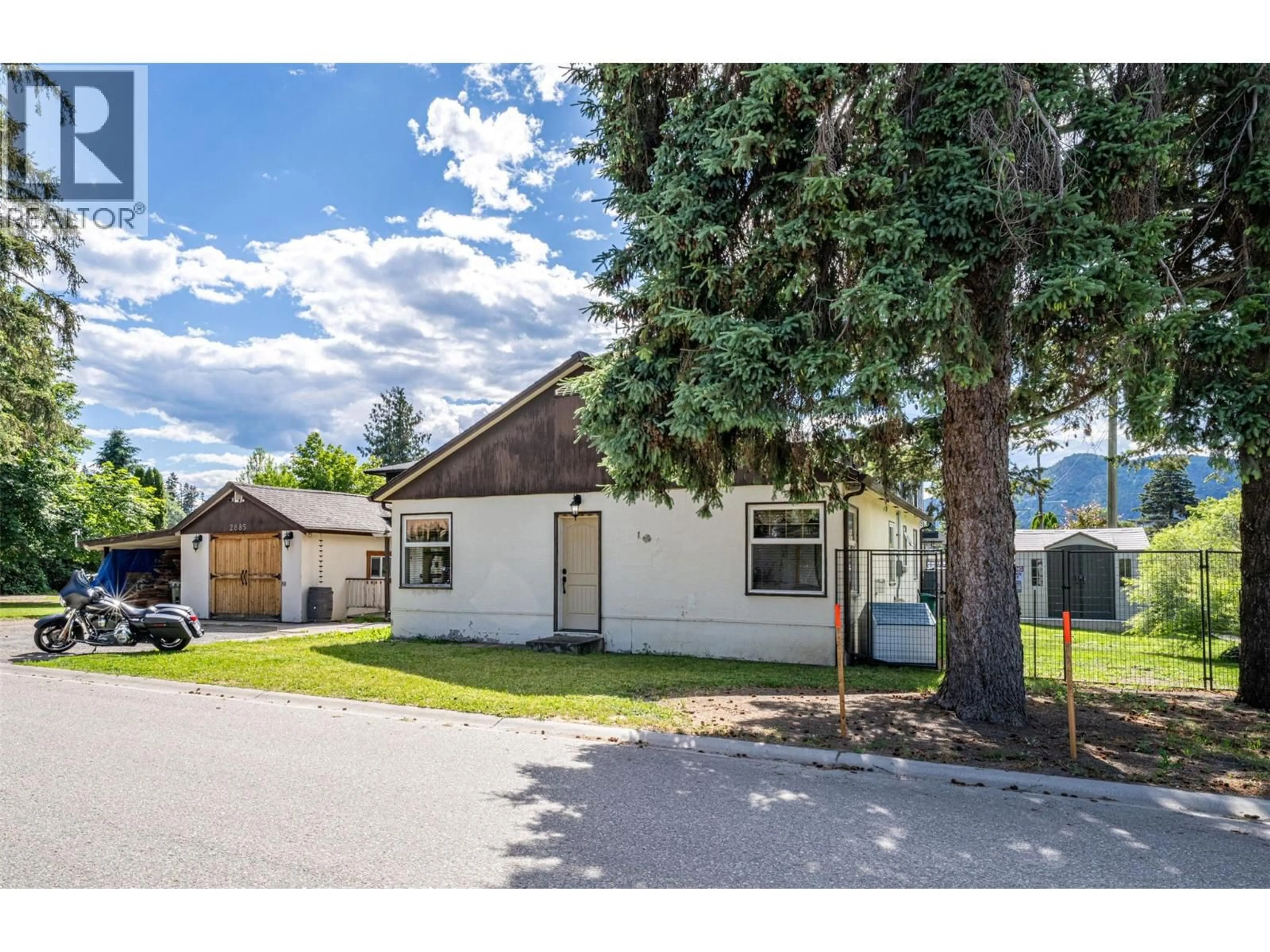 A pic from outside/outdoor area/front of a property/back of a property/a pic from drone, mountain view for 2885 PHILLIPS STREET, Armstrong British Columbia V4Y0B2
