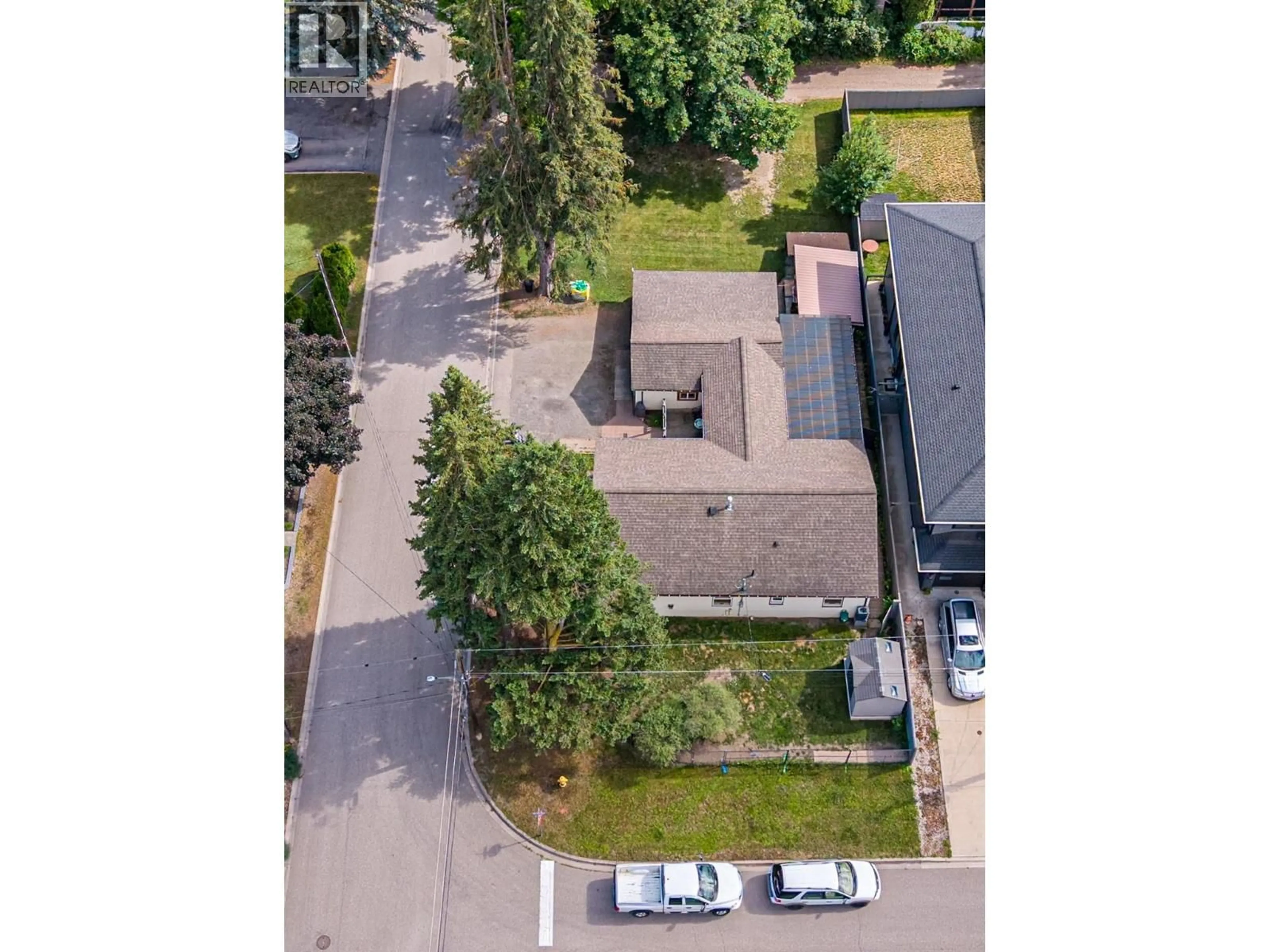 A pic from outside/outdoor area/front of a property/back of a property/a pic from drone, street for 2885 PHILLIPS STREET, Armstrong British Columbia V4Y0B2