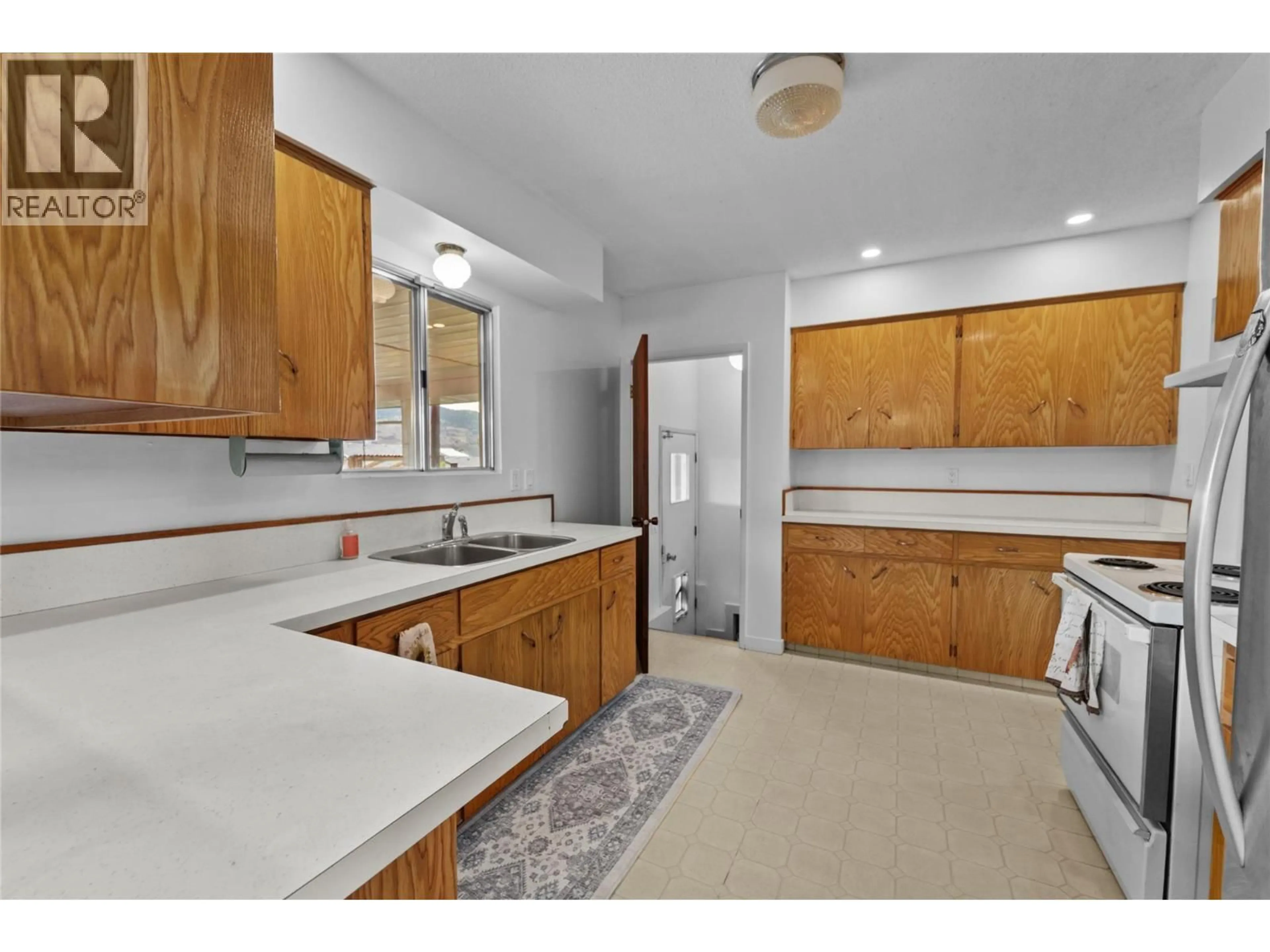 Unknown for 833 SUDBURY AVENUE, Kamloops British Columbia V2B1Z8