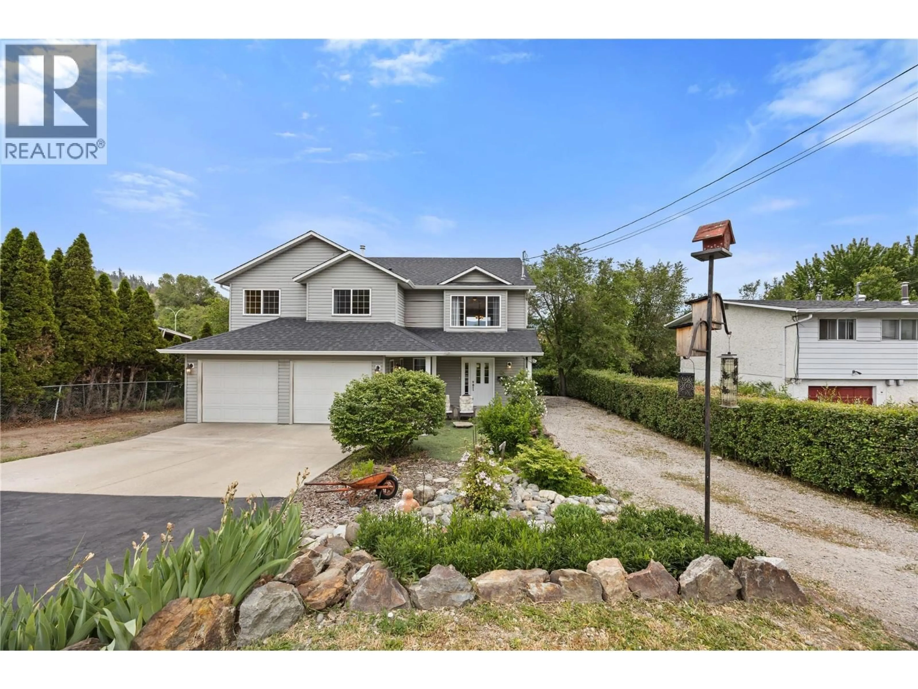 A pic from outside/outdoor area/front of a property/back of a property/a pic from drone, street for 305 SNOWSELL STREET NORTH, Kelowna British Columbia V1V2C7