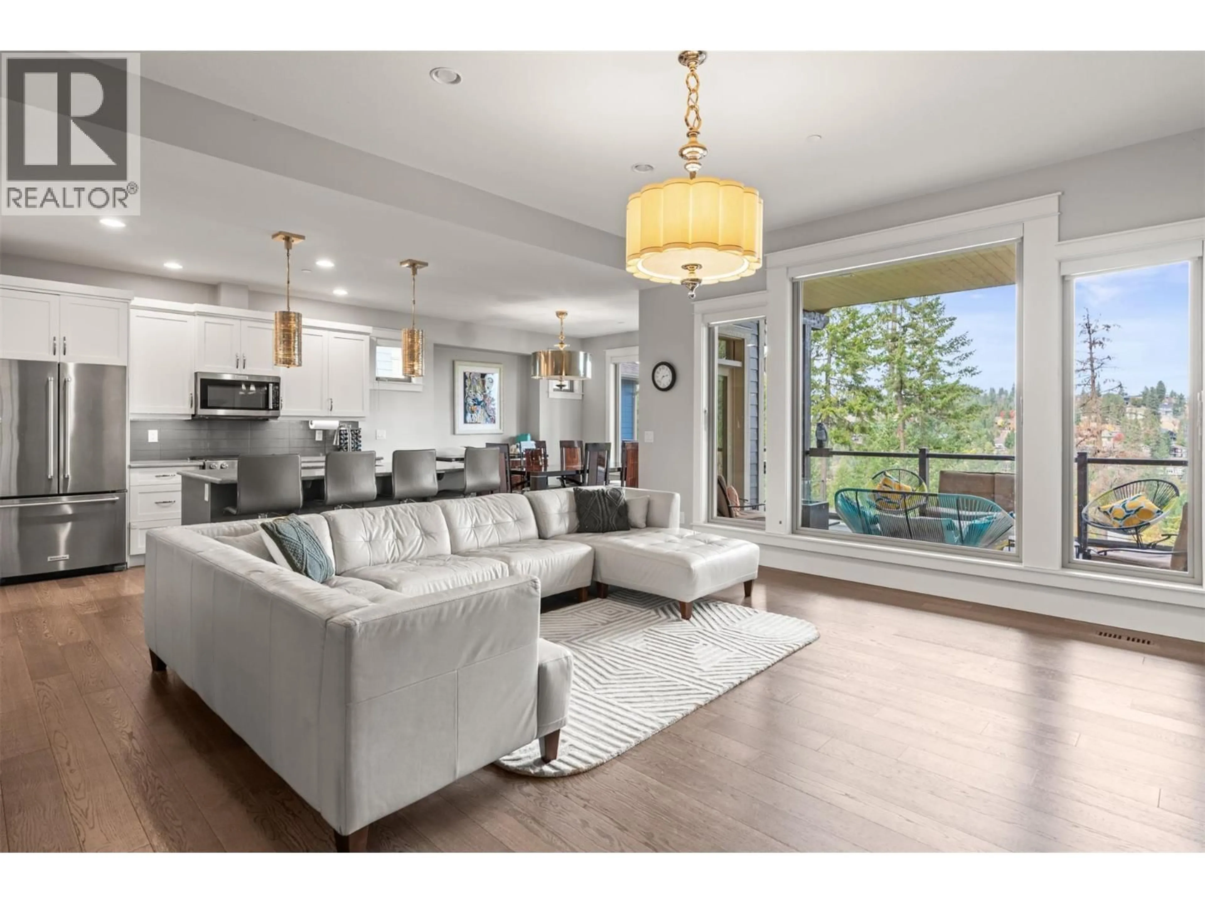 Living room with furniture, unknown for 246 DORMIE PLACE, Vernon British Columbia V1H1Y5