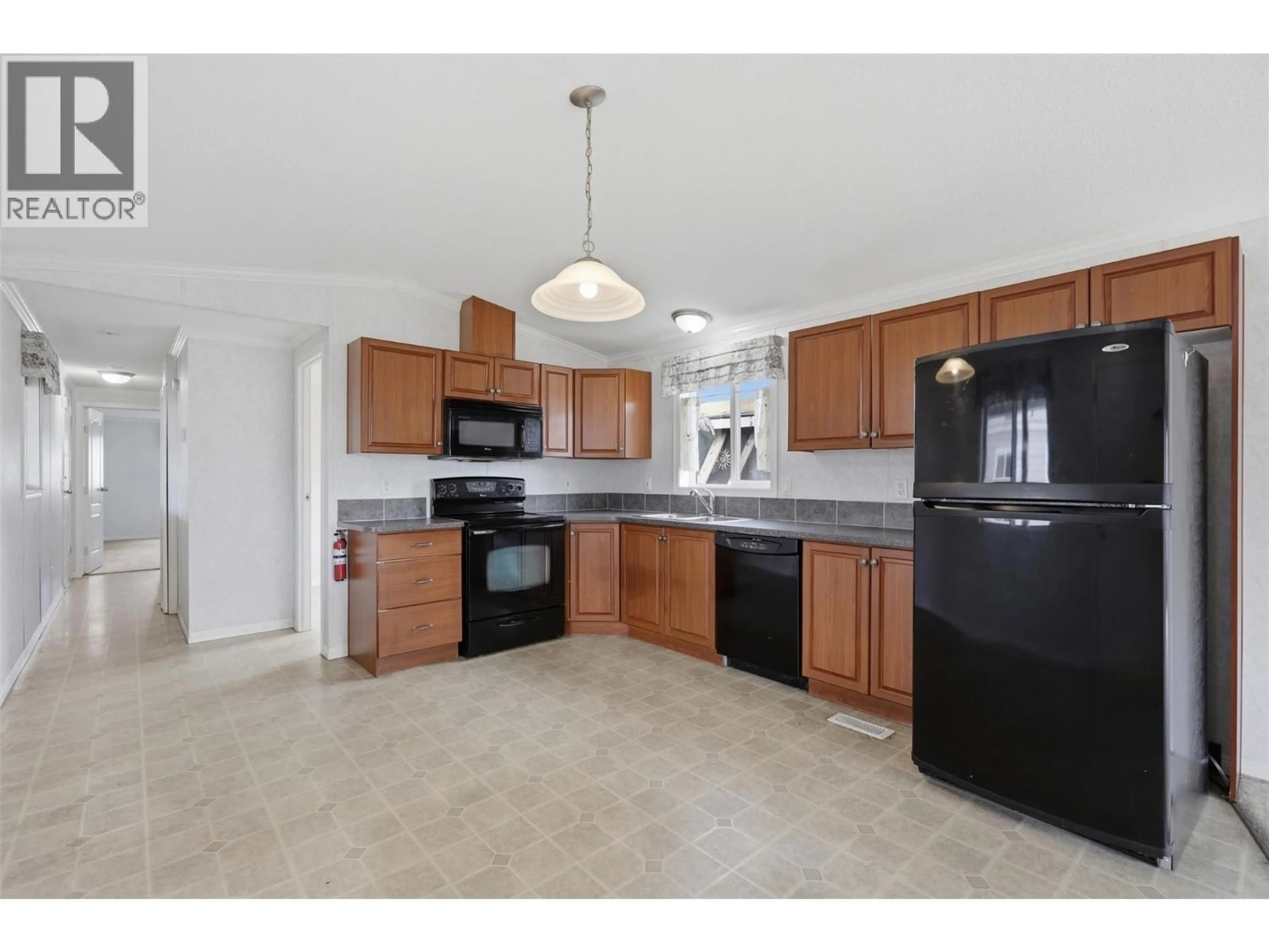 Standard kitchen, ceramic/tile floor for 20 - 1655 ORD ROAD, Kamloops British Columbia V2B7V6