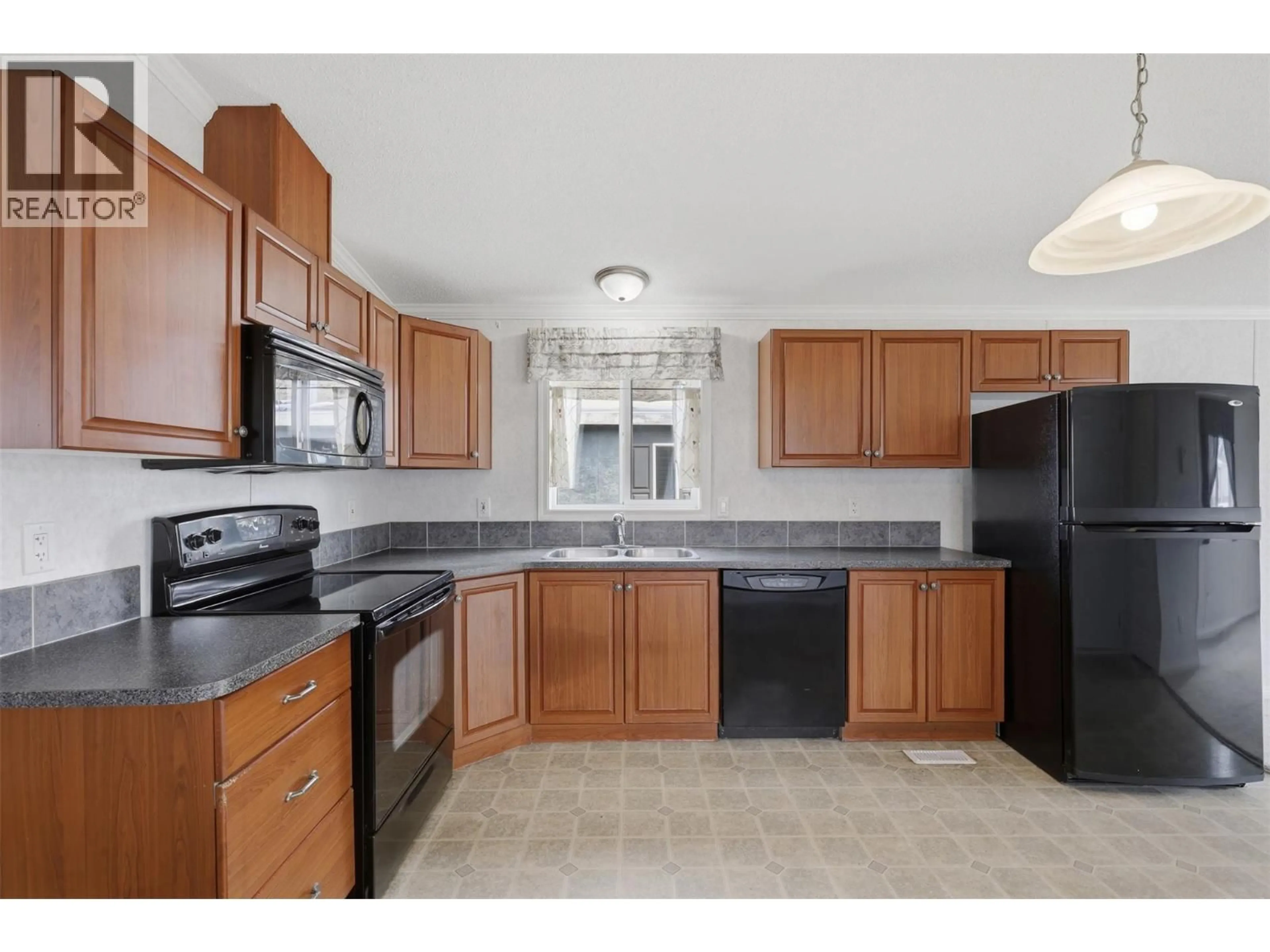 Standard kitchen, ceramic/tile floor for 20 - 1655 ORD ROAD, Kamloops British Columbia V2B7V6