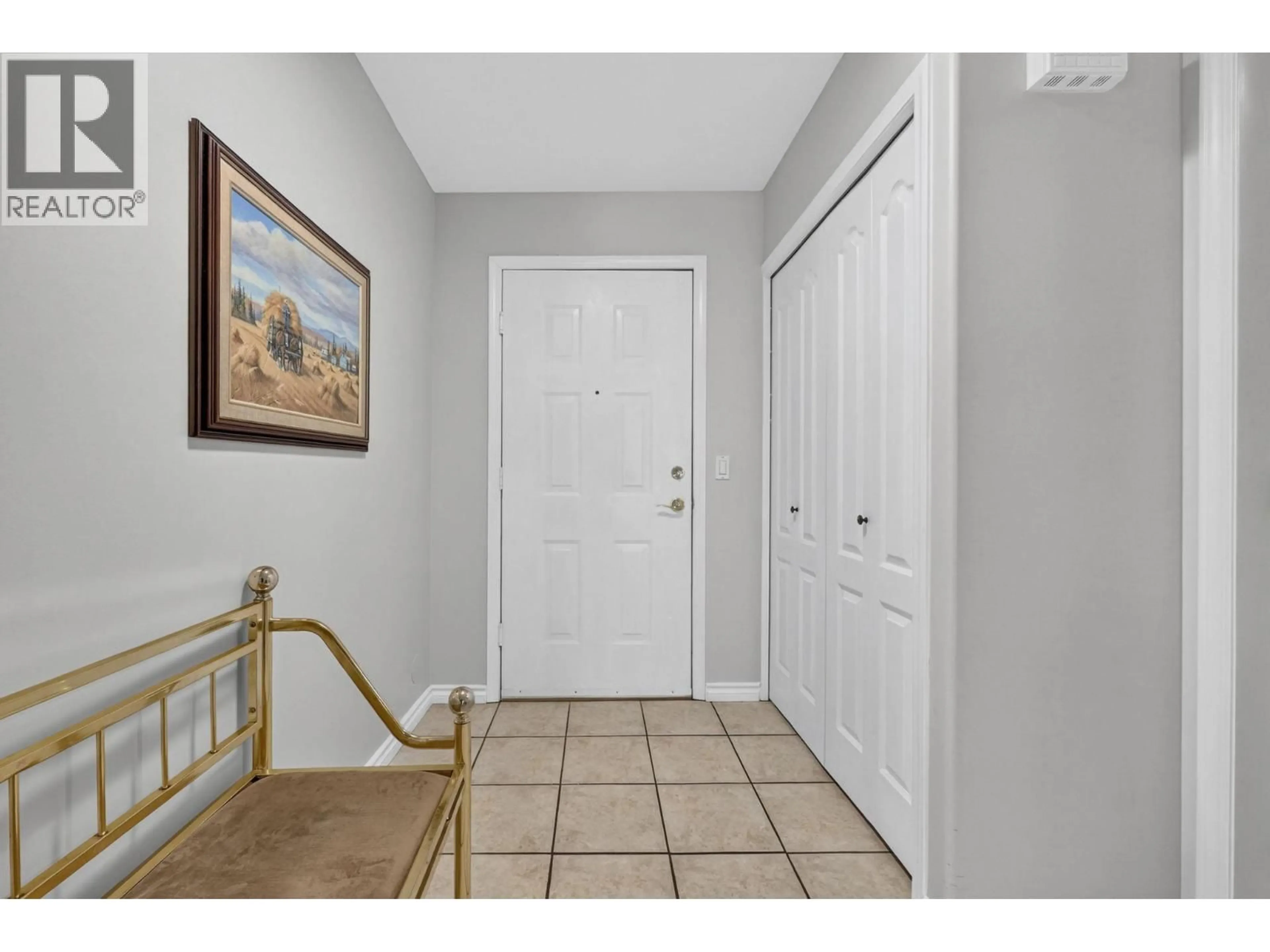 Indoor entryway for 101 - 933 HARVEY AVENUE, Kelowna British Columbia V2A9S1