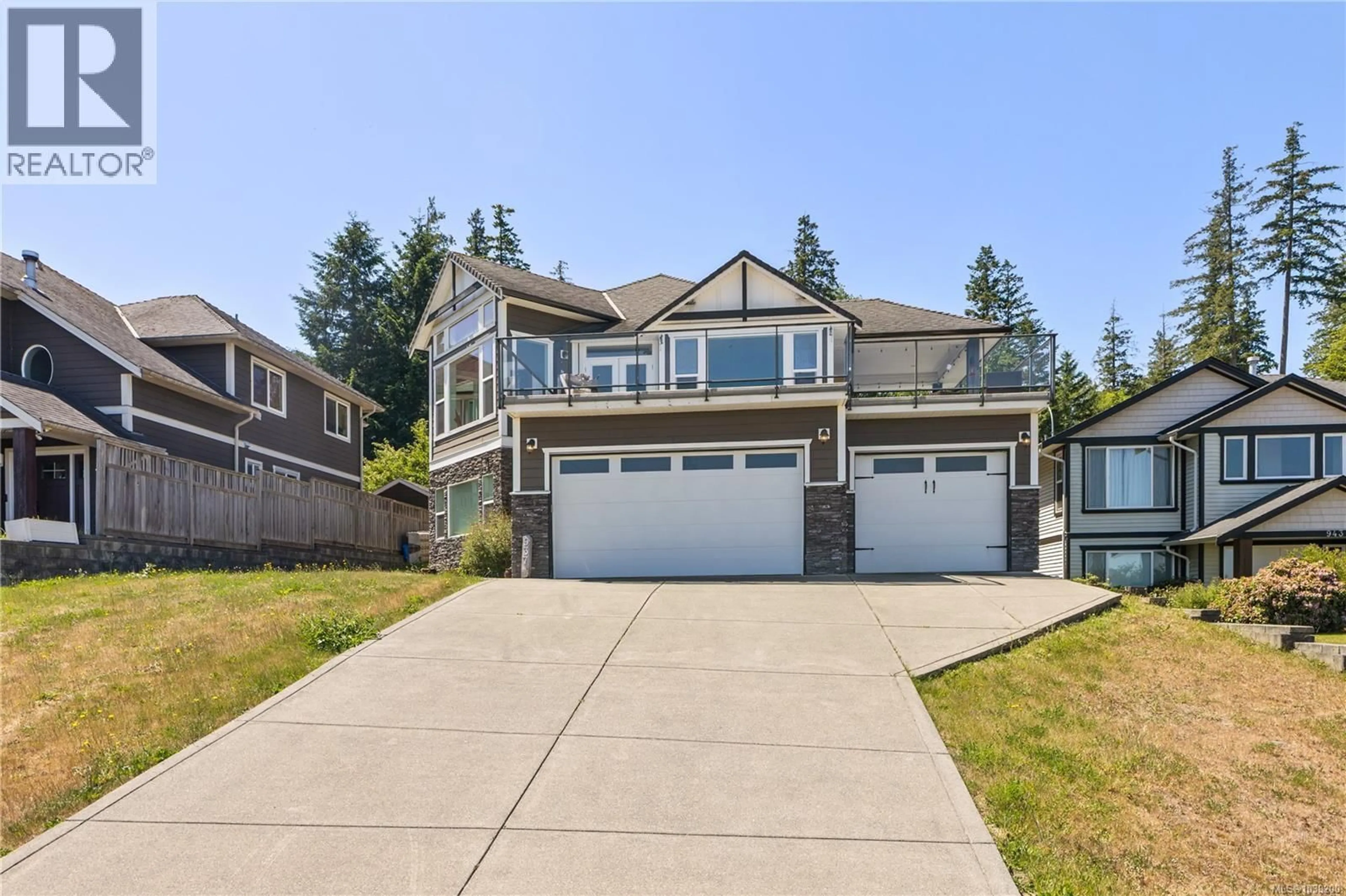 Home with vinyl exterior material, street for 937 TIMBERLINE DRIVE, Campbell River British Columbia V9H0A8