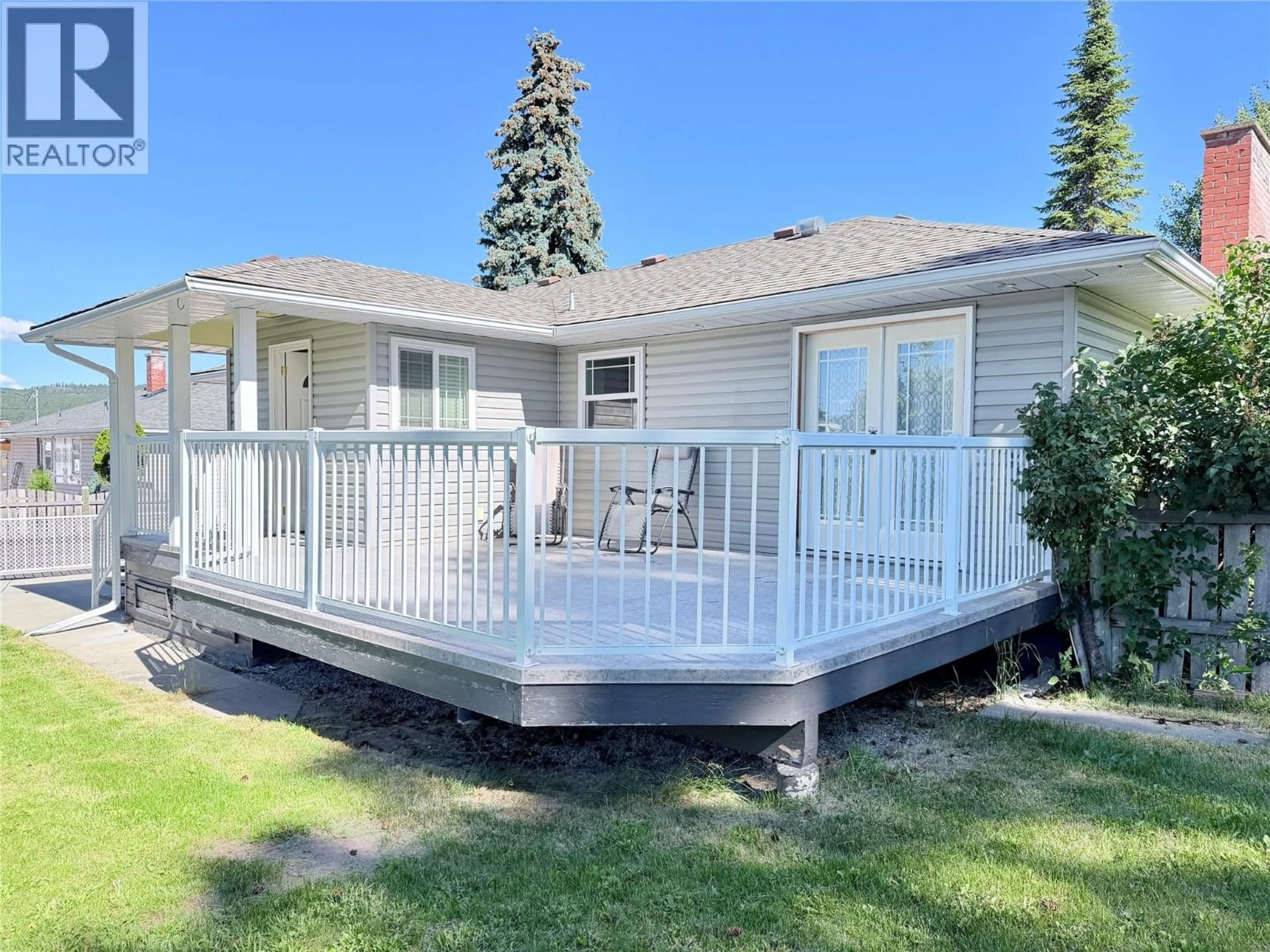 Home with vinyl exterior material, water/lake/river/ocean view for 723 8TH STREET SOUTH, Cranbrook British Columbia V1C1P5