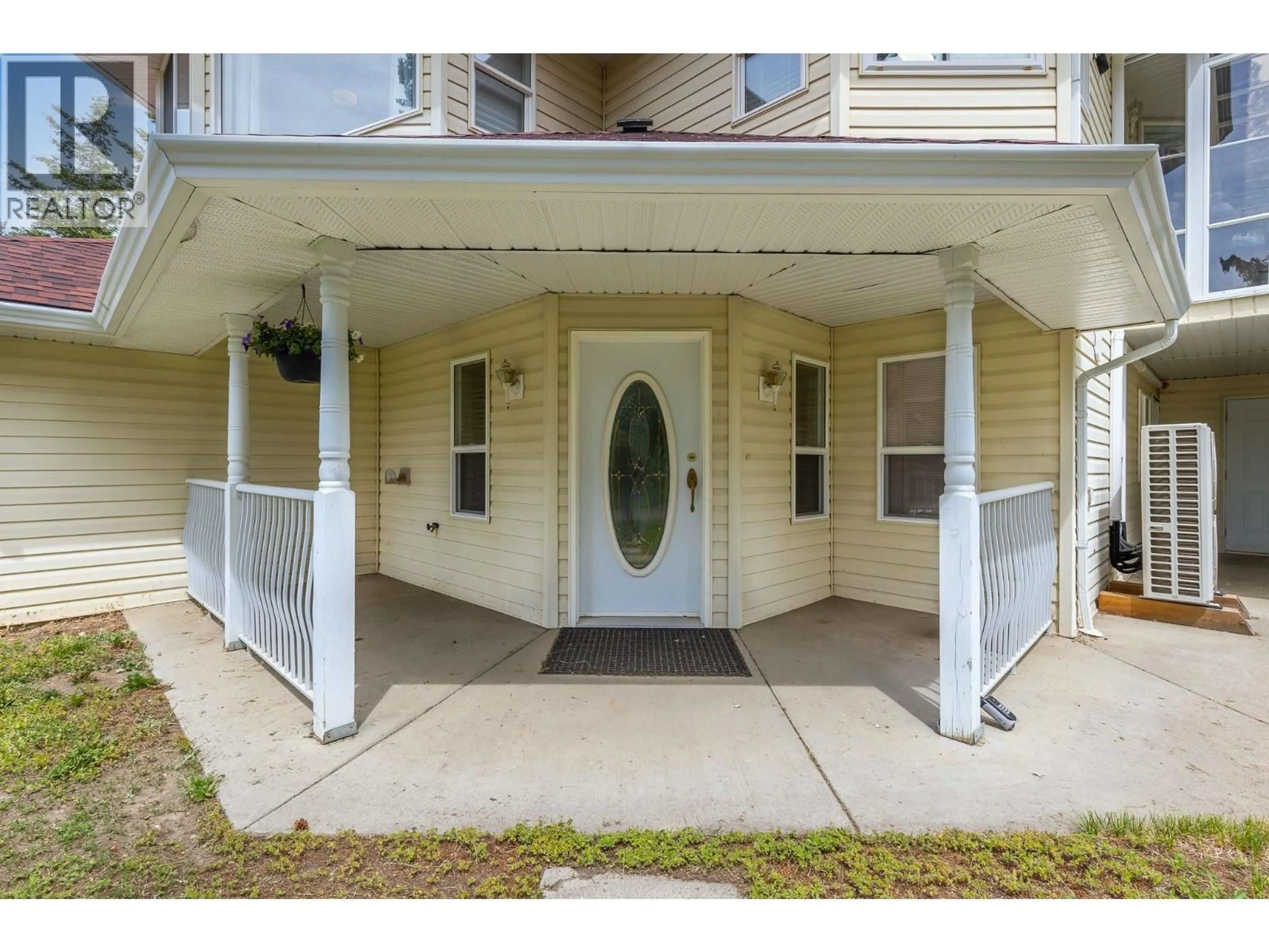 Indoor entryway for 90 MCINNES ROAD, Lumby British Columbia V0E2G1
