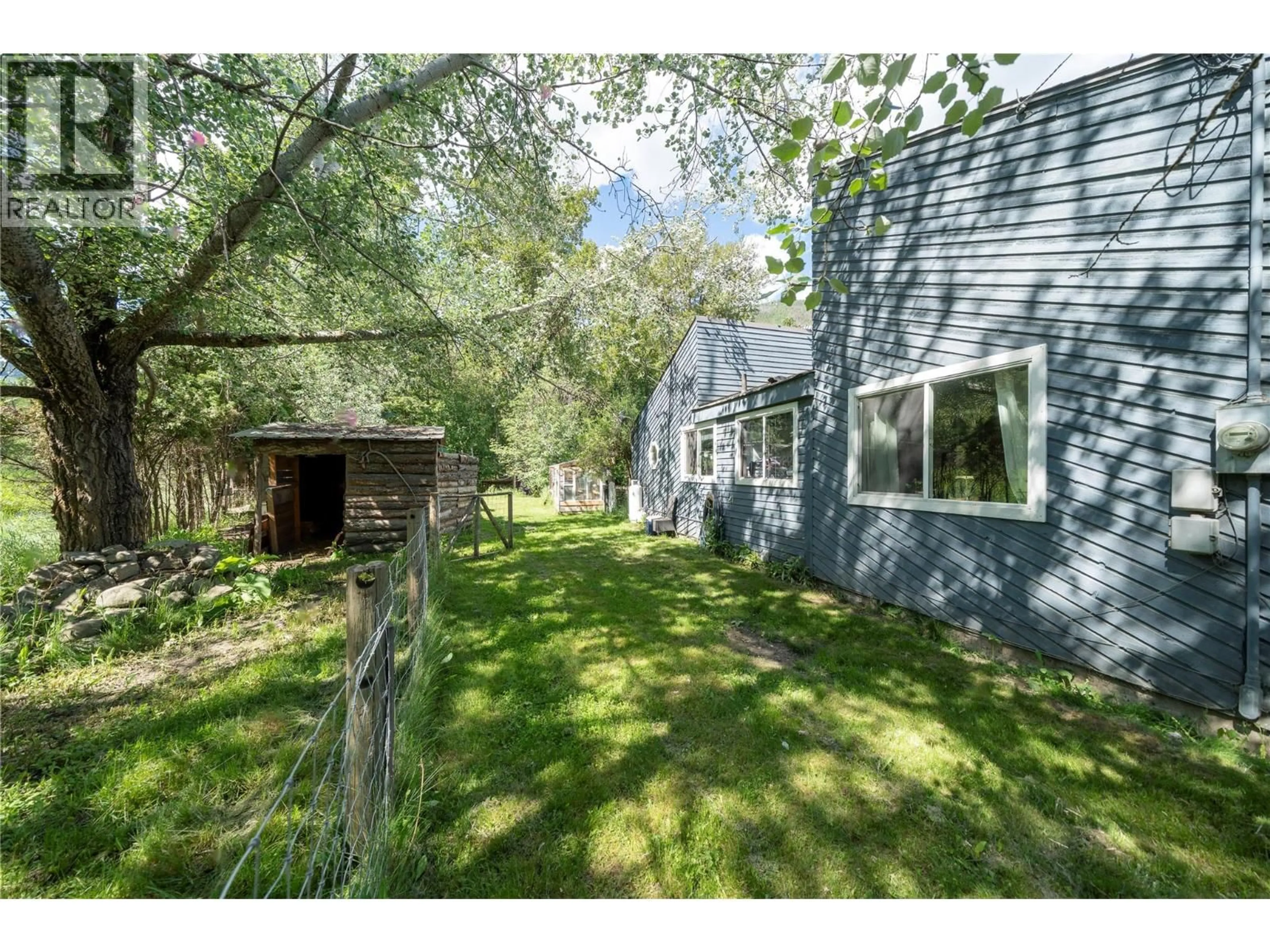A pic from outside/outdoor area/front of a property/back of a property/a pic from drone, unknown for 7117 CAHILTY ROAD, Kamloops British Columbia V0E1Z1