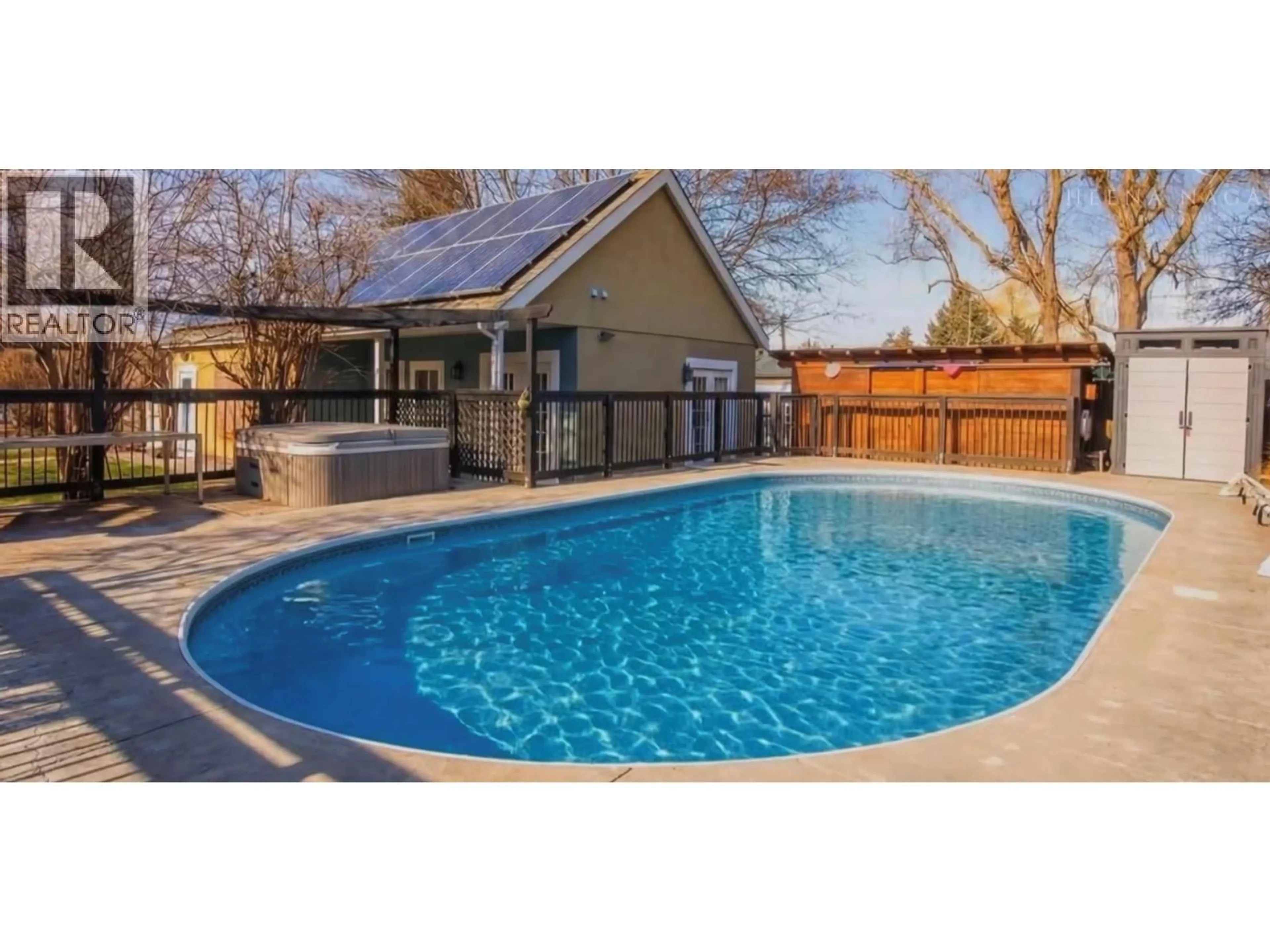 Pool for 410 UPPER BENCH ROAD NORTH, Penticton British Columbia V2A8T4