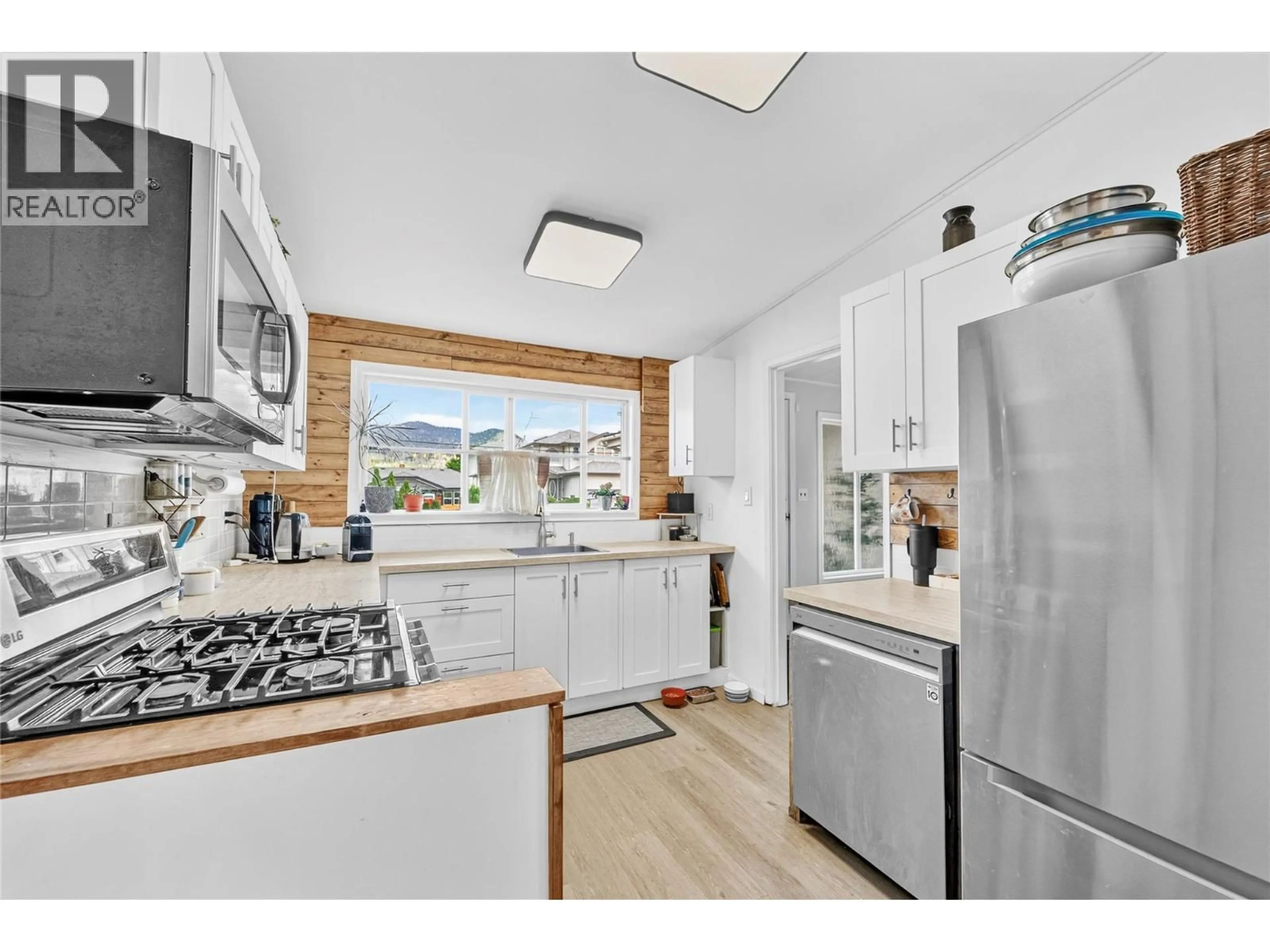 Open concept kitchen, unknown for 2388 COLDWATER AVENUE, Merritt British Columbia V1K1B8