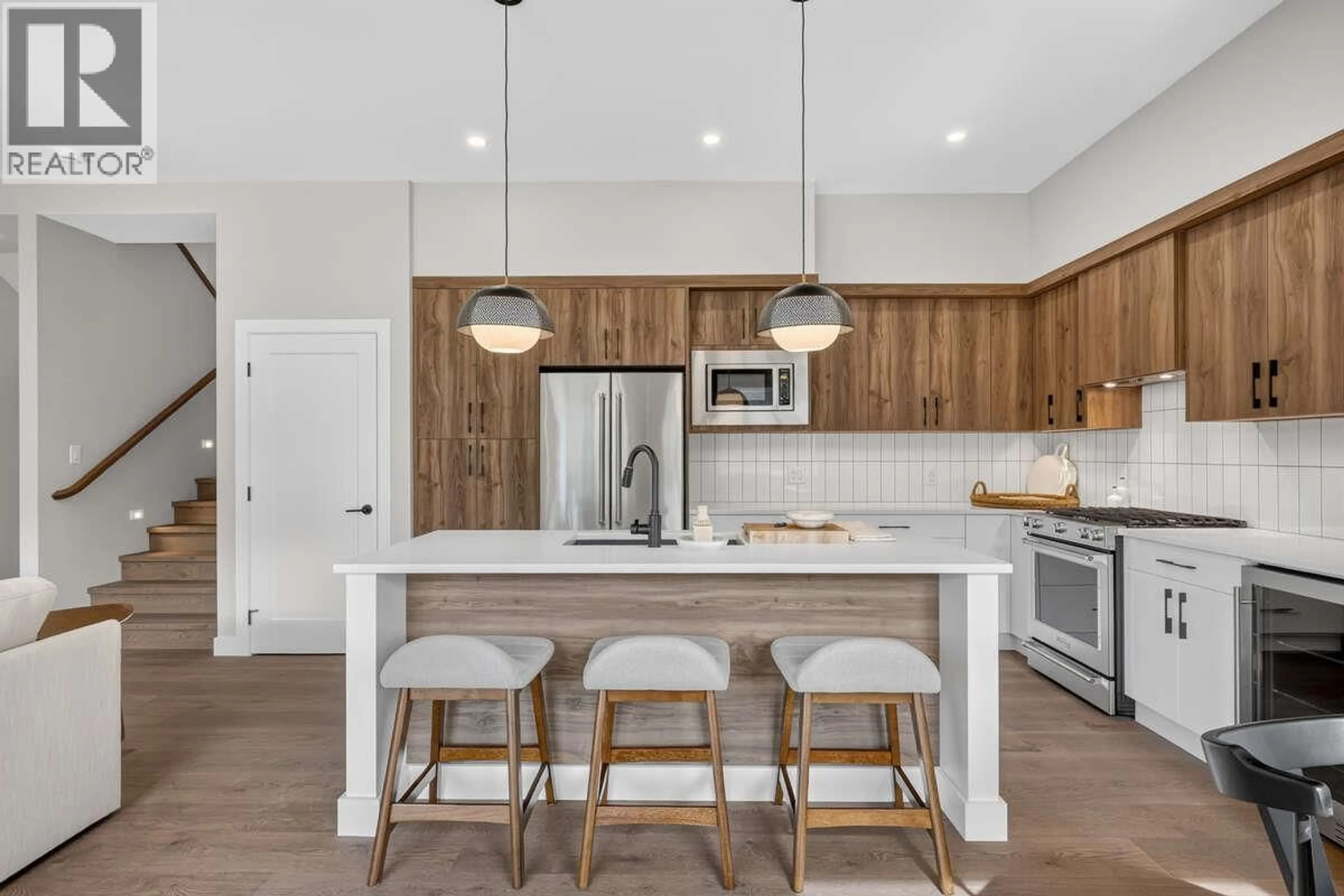 Open concept kitchen, ceramic/tile floor for 48 - 1550 UNION ROAD, Kelowna British Columbia V1V0G9