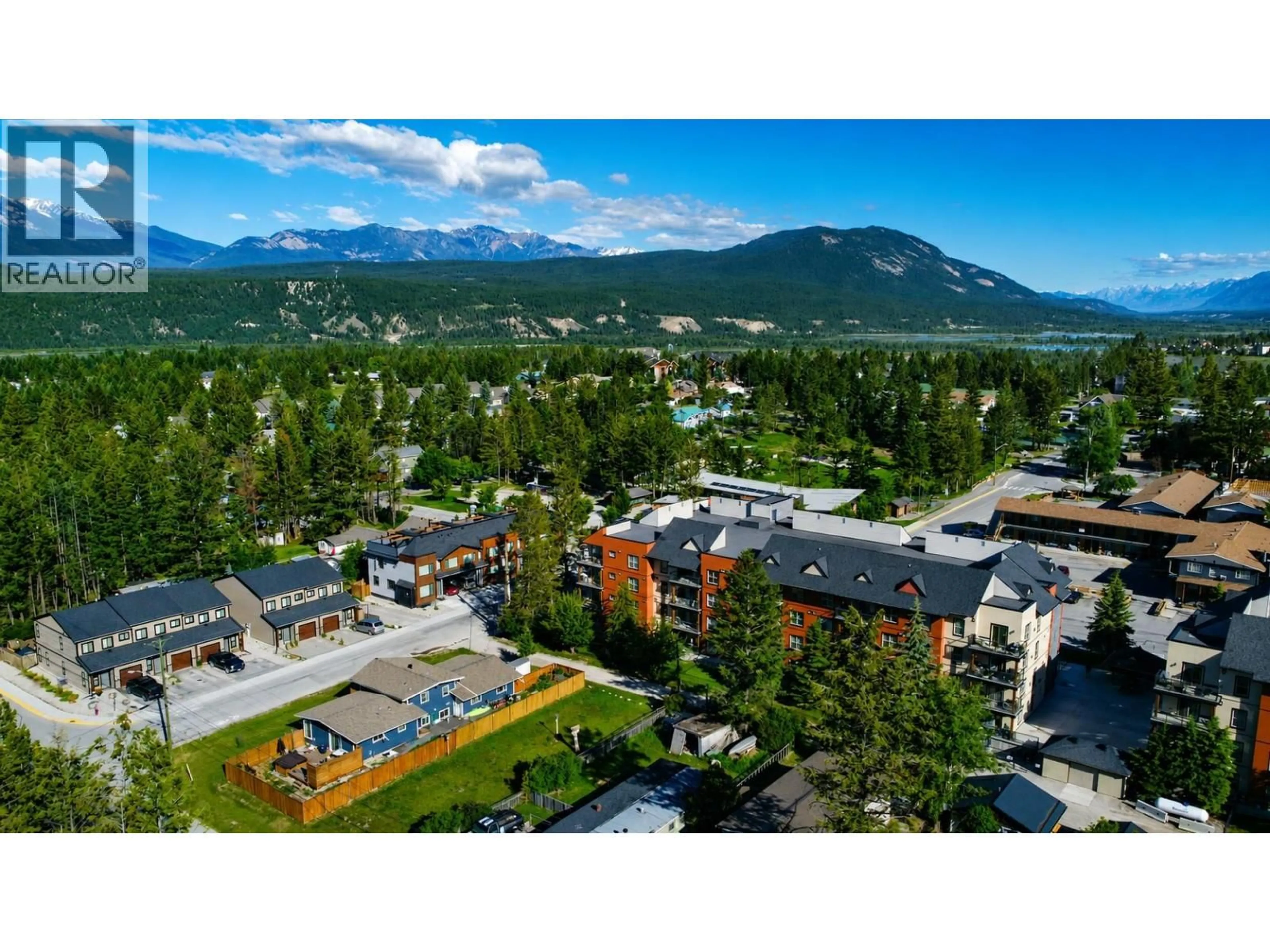 A pic from outside/outdoor area/front of a property/back of a property/a pic from drone, mountain view for 2208 - 4874 STANLEY STREET, Radium Hot Springs British Columbia V0A1M0