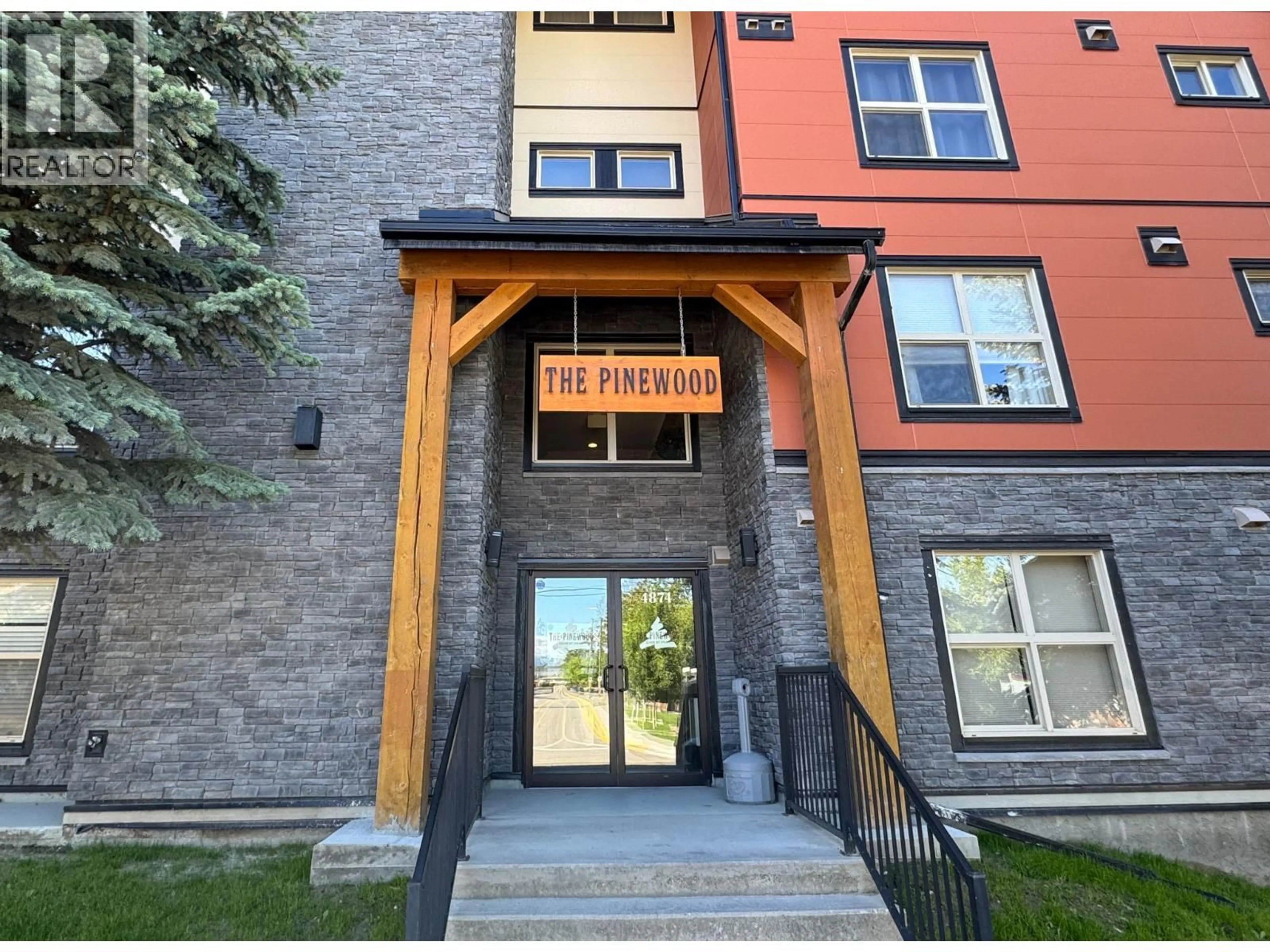 Indoor entryway for 2208 - 4874 STANLEY STREET, Radium Hot Springs British Columbia V0A1M0