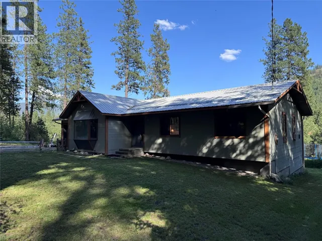 725 3 HIGHWAY, Christina Lake 2