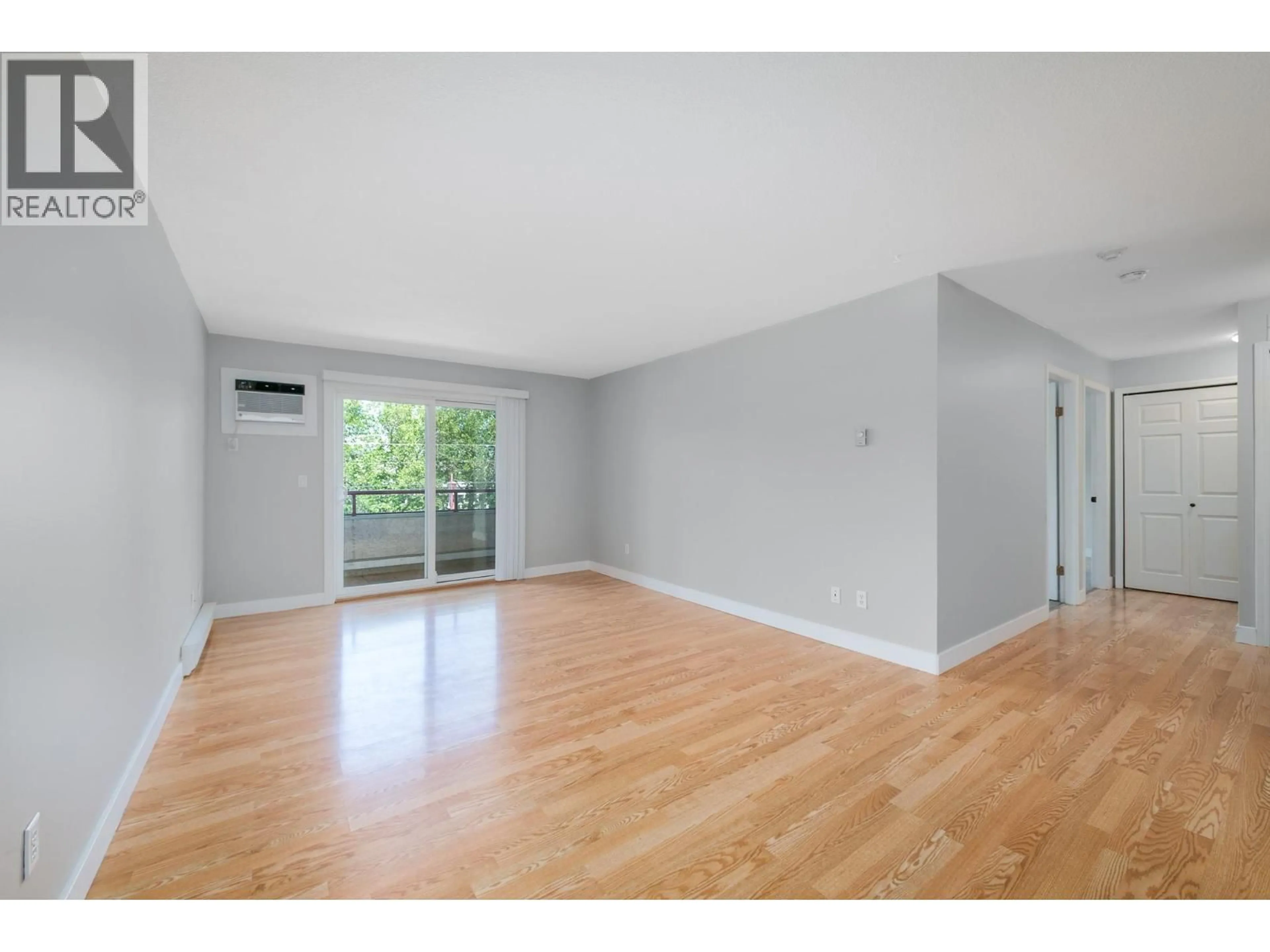A pic of a room for 204 - 993 KLO ROAD, Kelowna British Columbia V1Y9L2