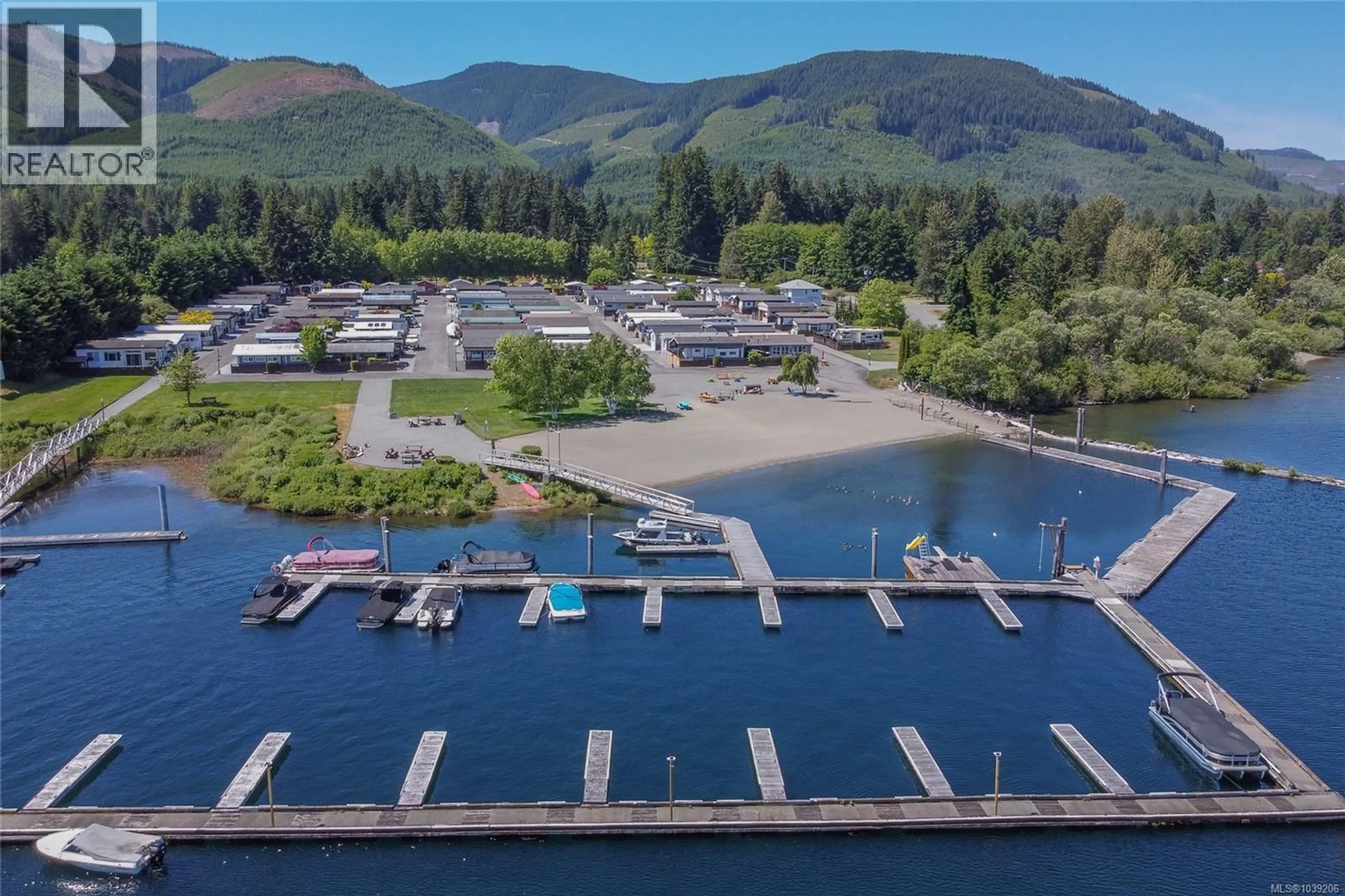 A pic from outside/outdoor area/front of a property/back of a property/a pic from drone, water/lake/river/ocean view for 6 - 6855 PARK AVENUE, Honeymoon Bay British Columbia V0R1G0
