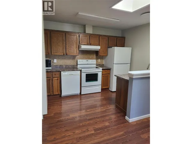 105 - 601 WADE AVENUE WEST, Penticton 3