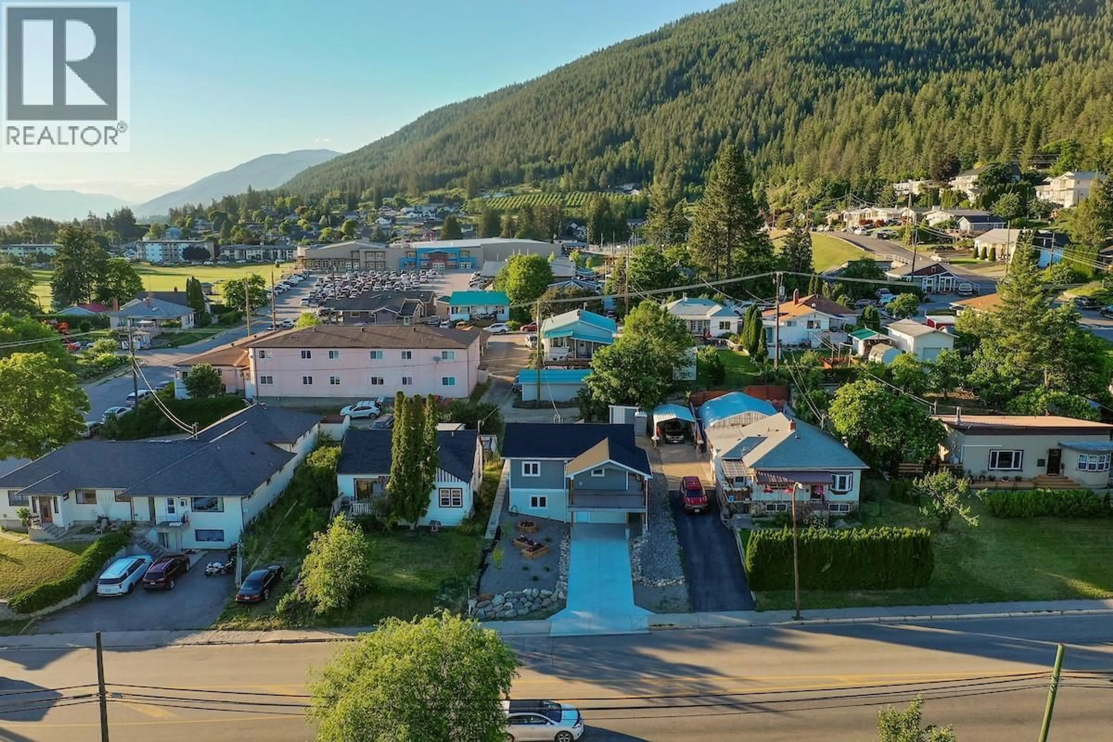 A pic from outside/outdoor area/front of a property/back of a property/a pic from drone, mountain view for 1916 CANYON STREET, Creston British Columbia V0B1G5