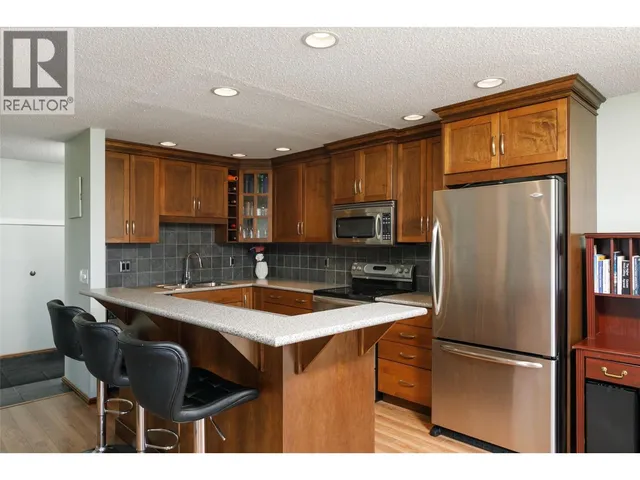 807 - 737 LEON AVENUE, Kelowna 3