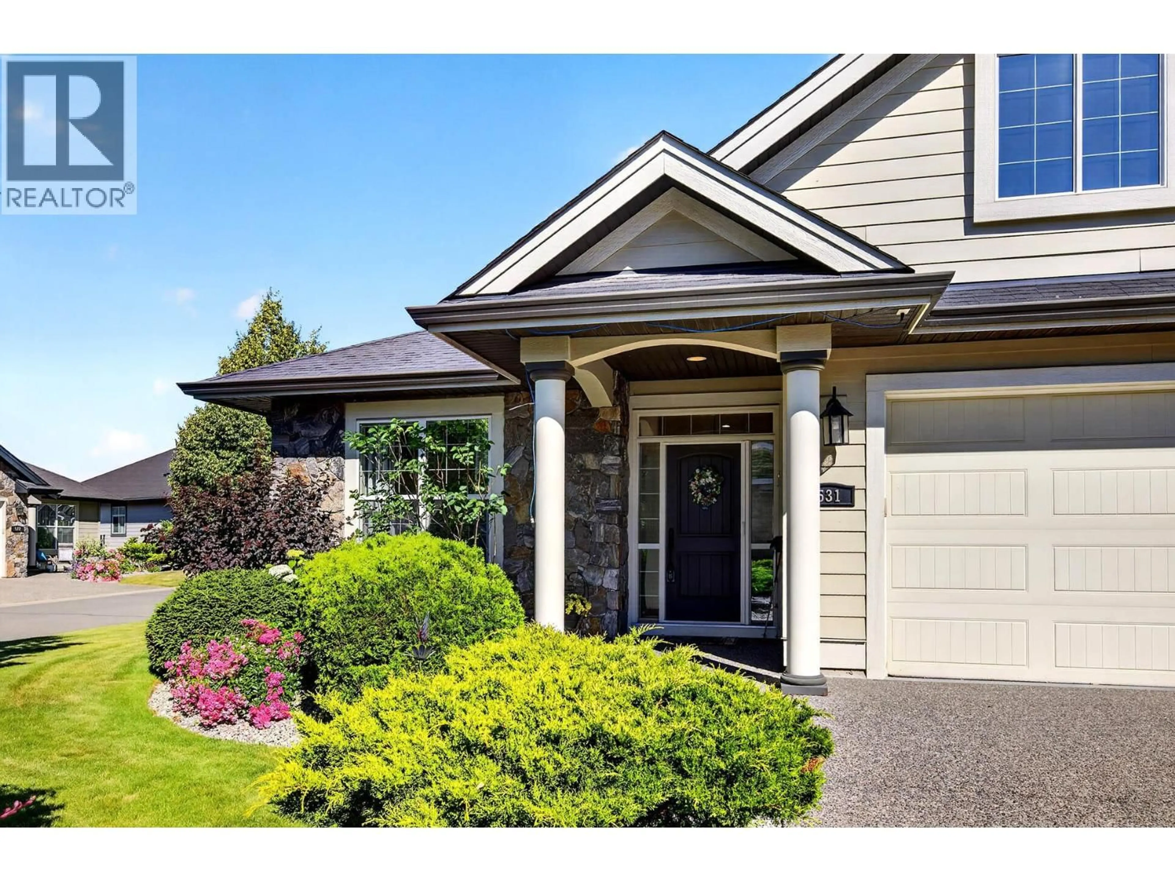 Home with vinyl exterior material, street for 531 STONERIDGE CRESCENT, Kamloops British Columbia V2H0A7