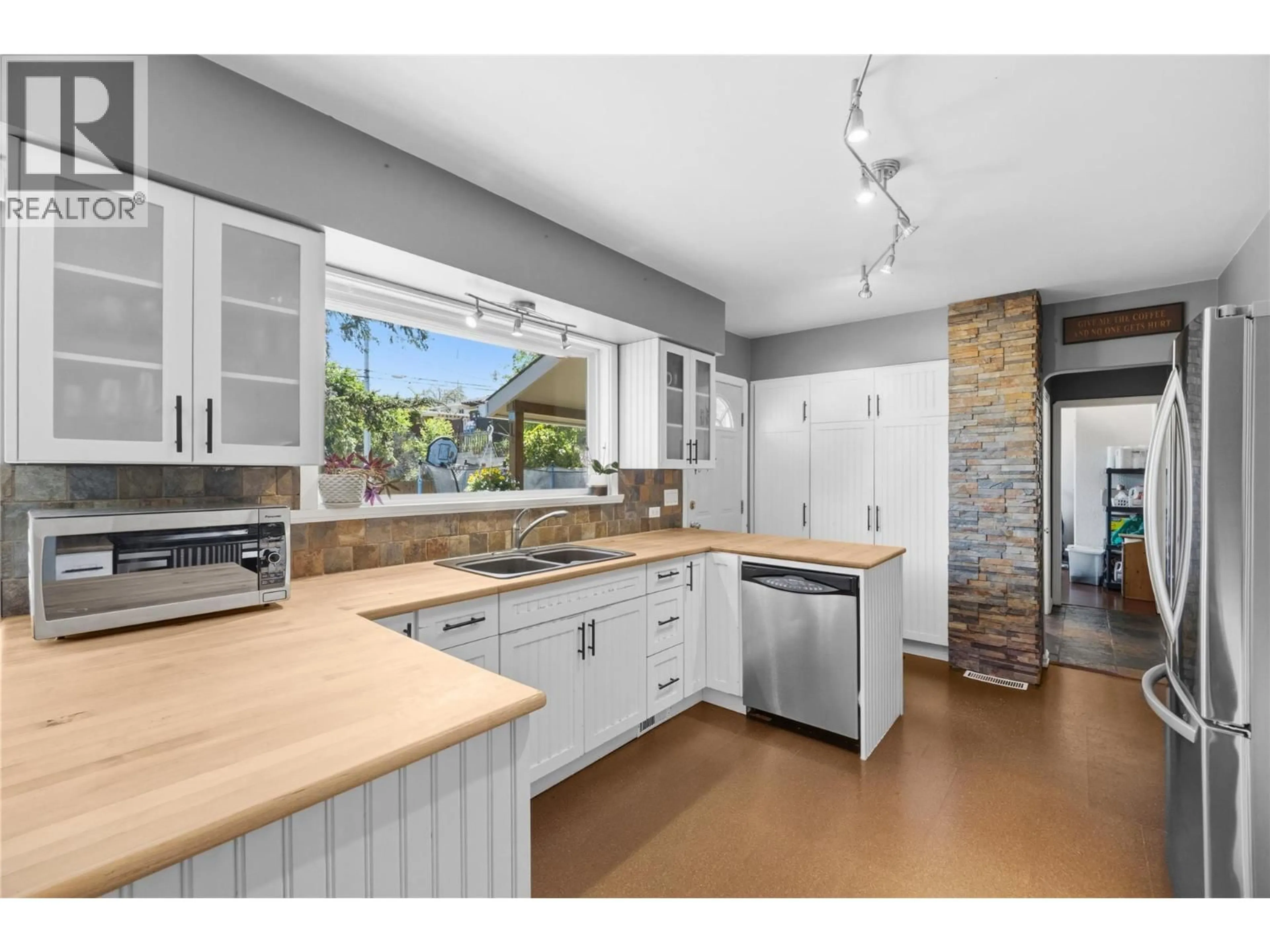 Open concept kitchen, unknown for 1428 BALFOUR STREET, Penticton British Columbia V2A4Z1