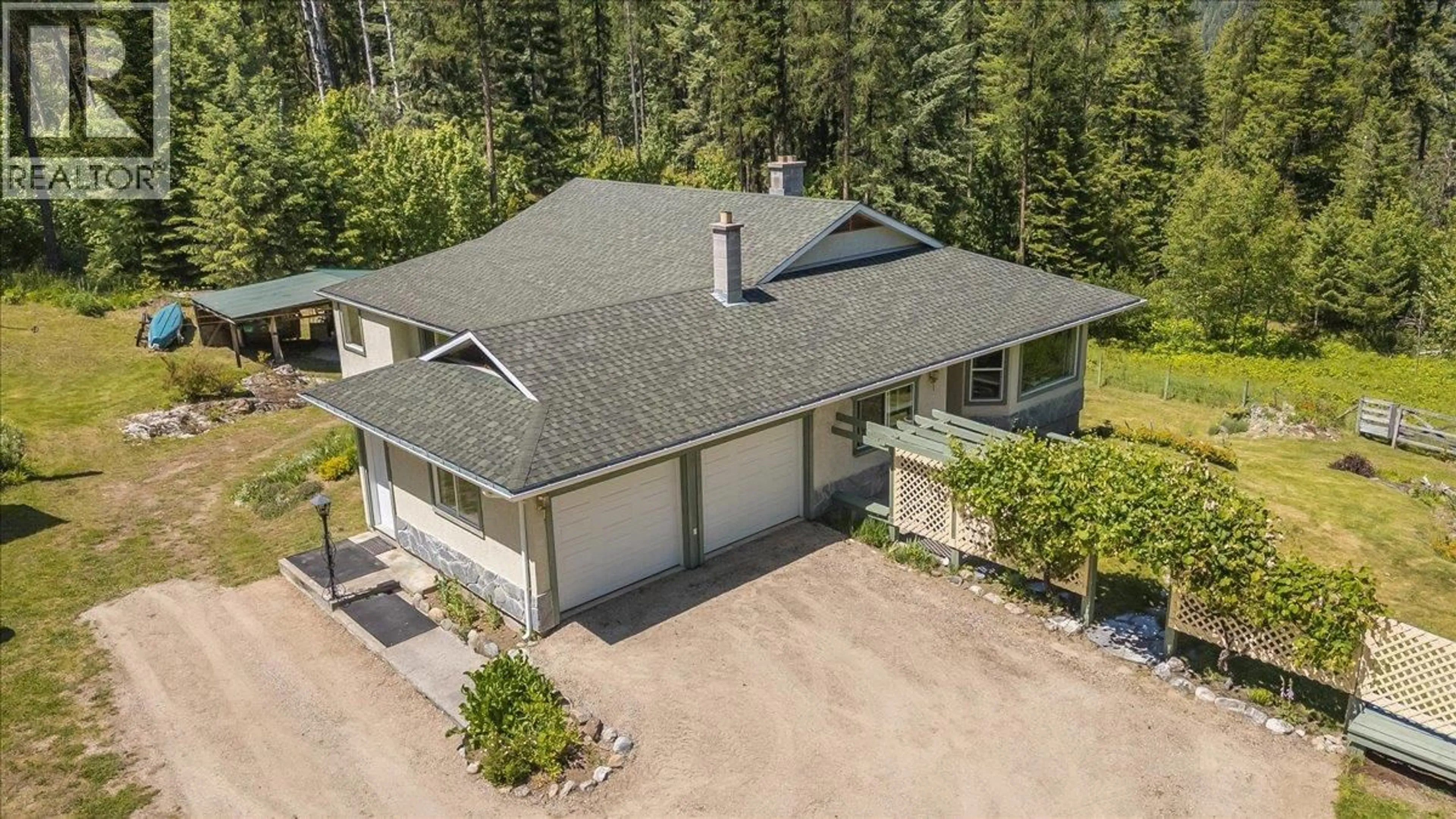 A pic from outside/outdoor area/front of a property/back of a property/a pic from drone, unknown for 4185 KAYS ROAD, Nelson British Columbia V1L6V9