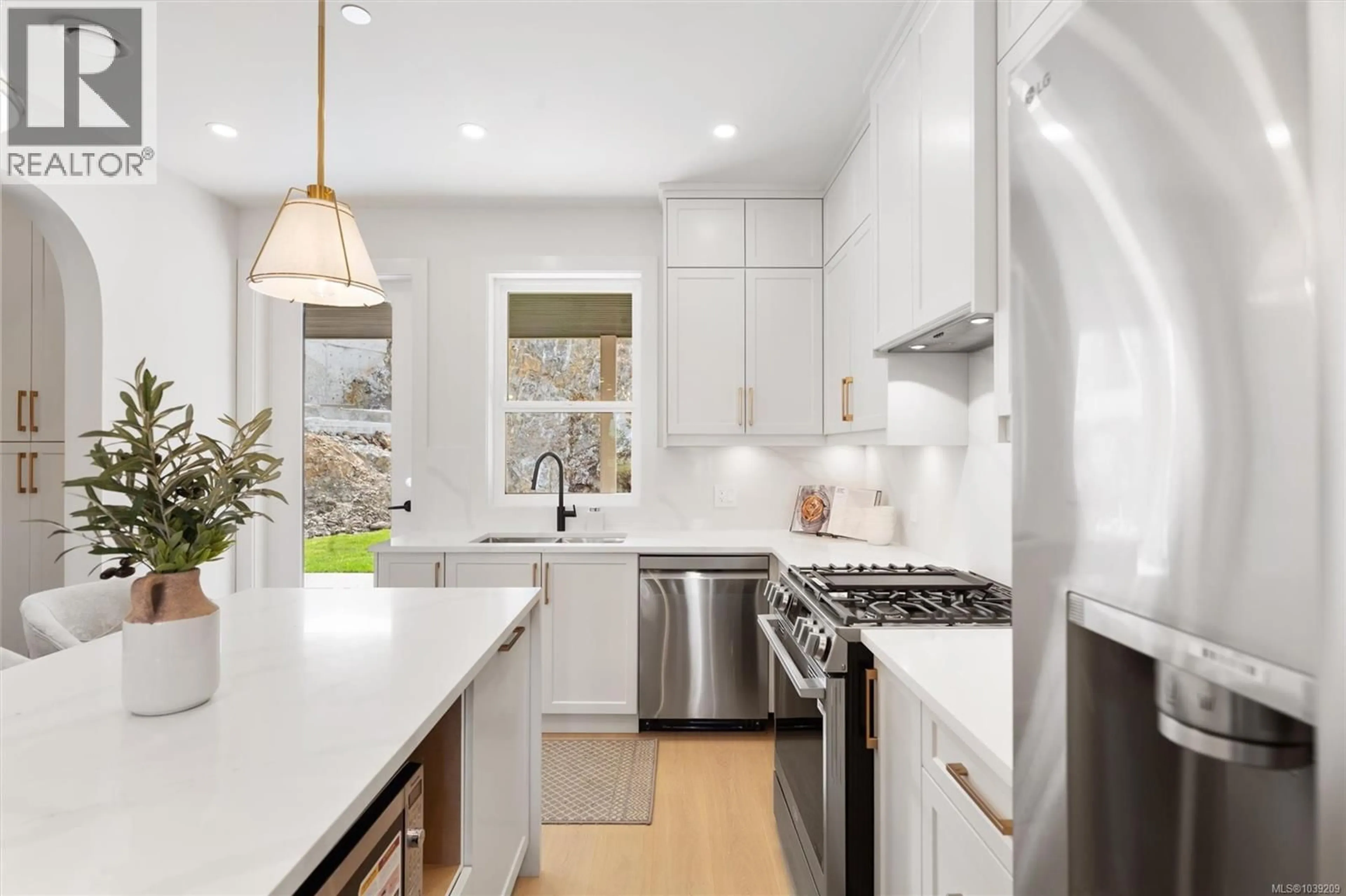 Contemporary kitchen, ceramic/tile floor for 2098 KINGBIRD DRIVE, Langford British Columbia V9B0E7