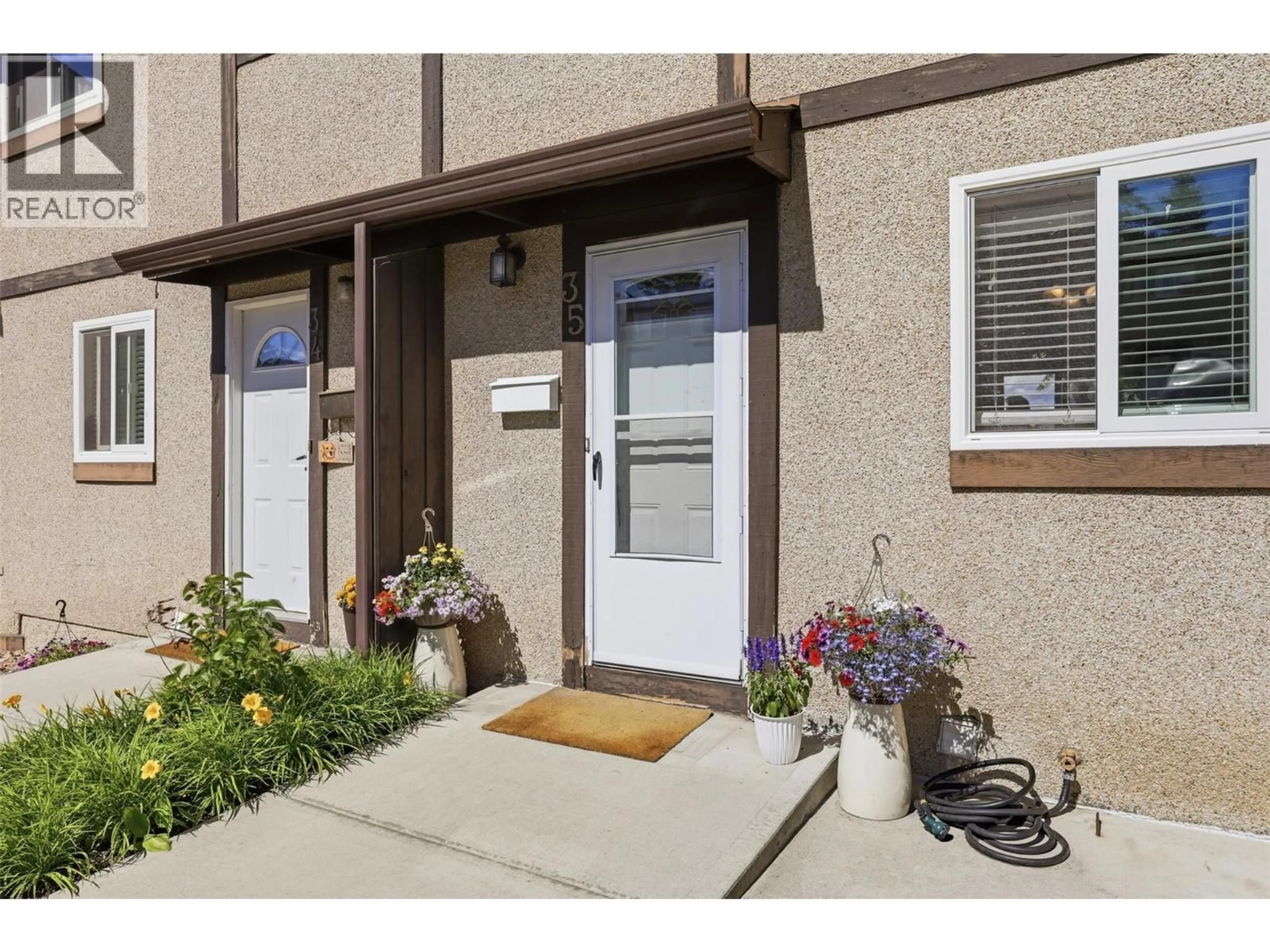 Indoor entryway for 35 - 1605 SUMMIT DRIVE, Kamloops British Columbia V2E2A5