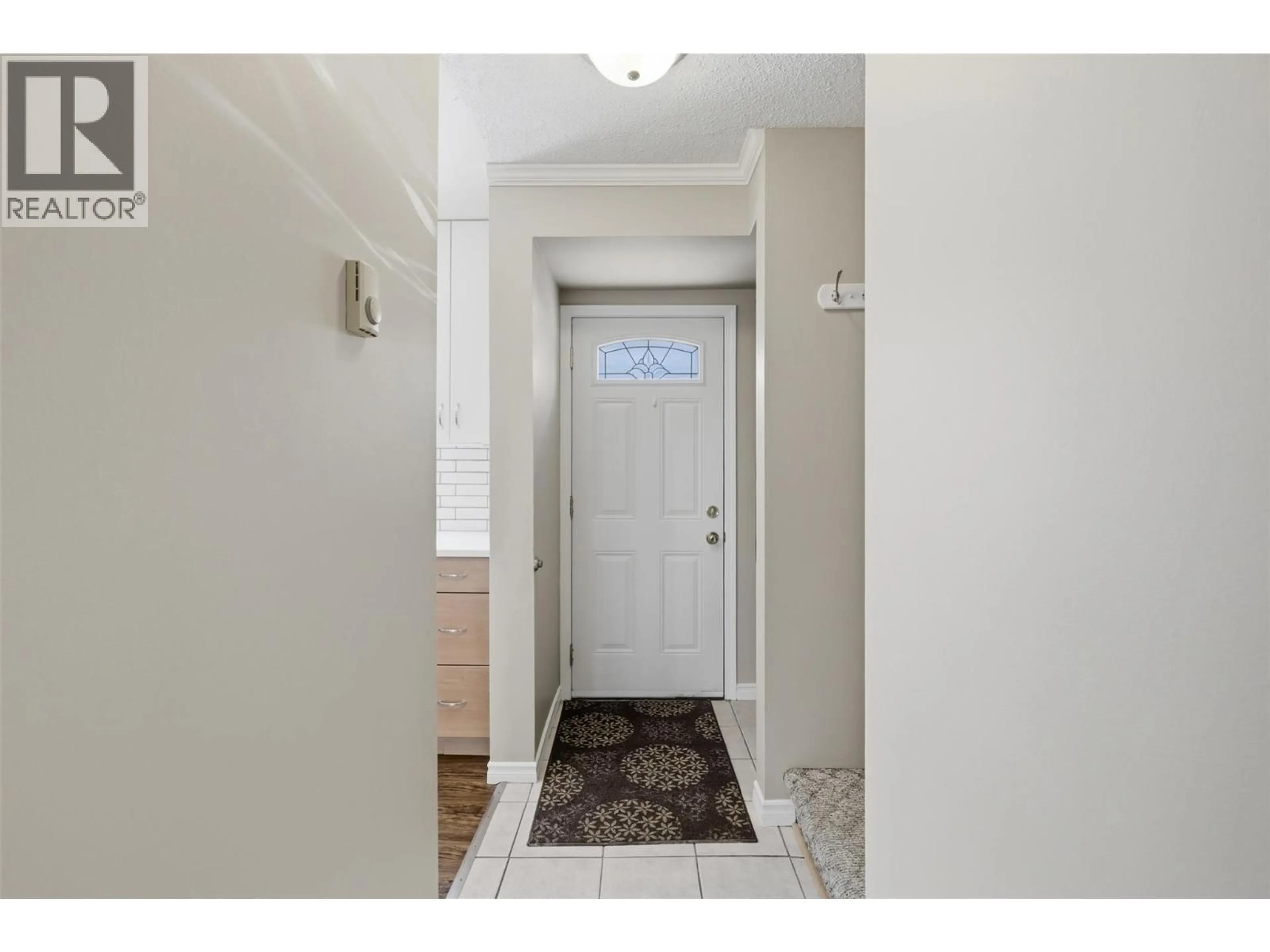 Indoor entryway for 35 - 1605 SUMMIT DRIVE, Kamloops British Columbia V2E2A5