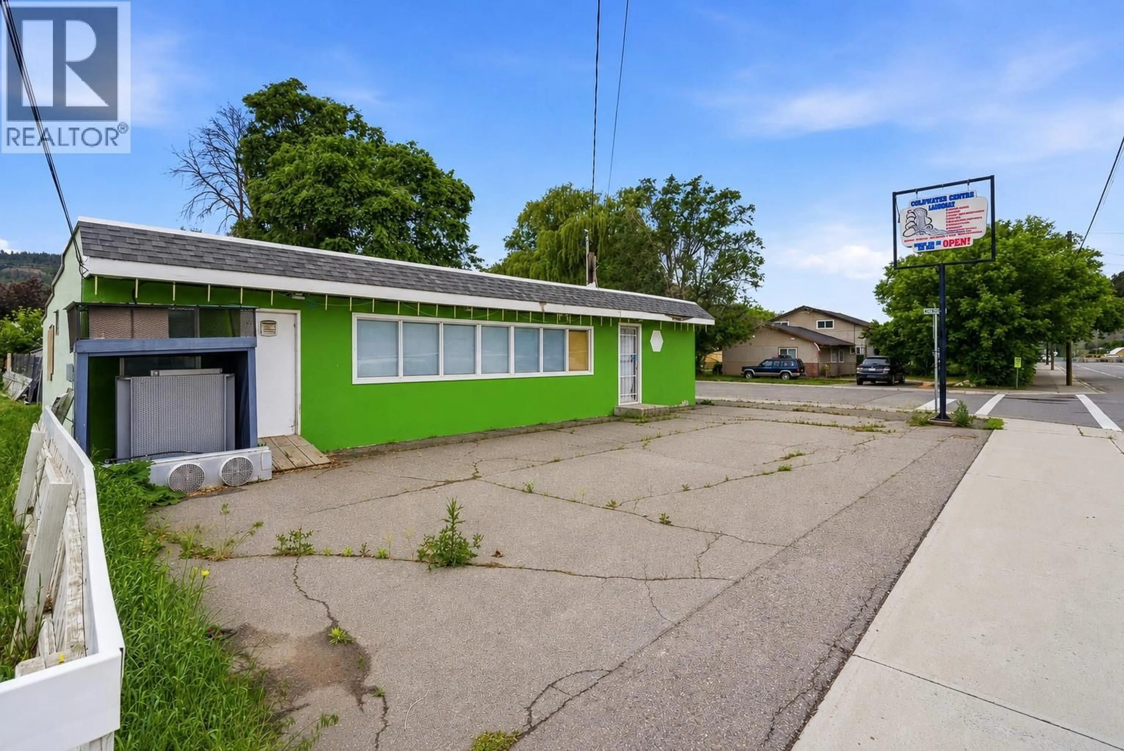 A pic from outside/outdoor area/front of a property/back of a property/a pic from drone, street for 1502 COLDWATER AVENUE, Merritt British Columbia V1K1B2