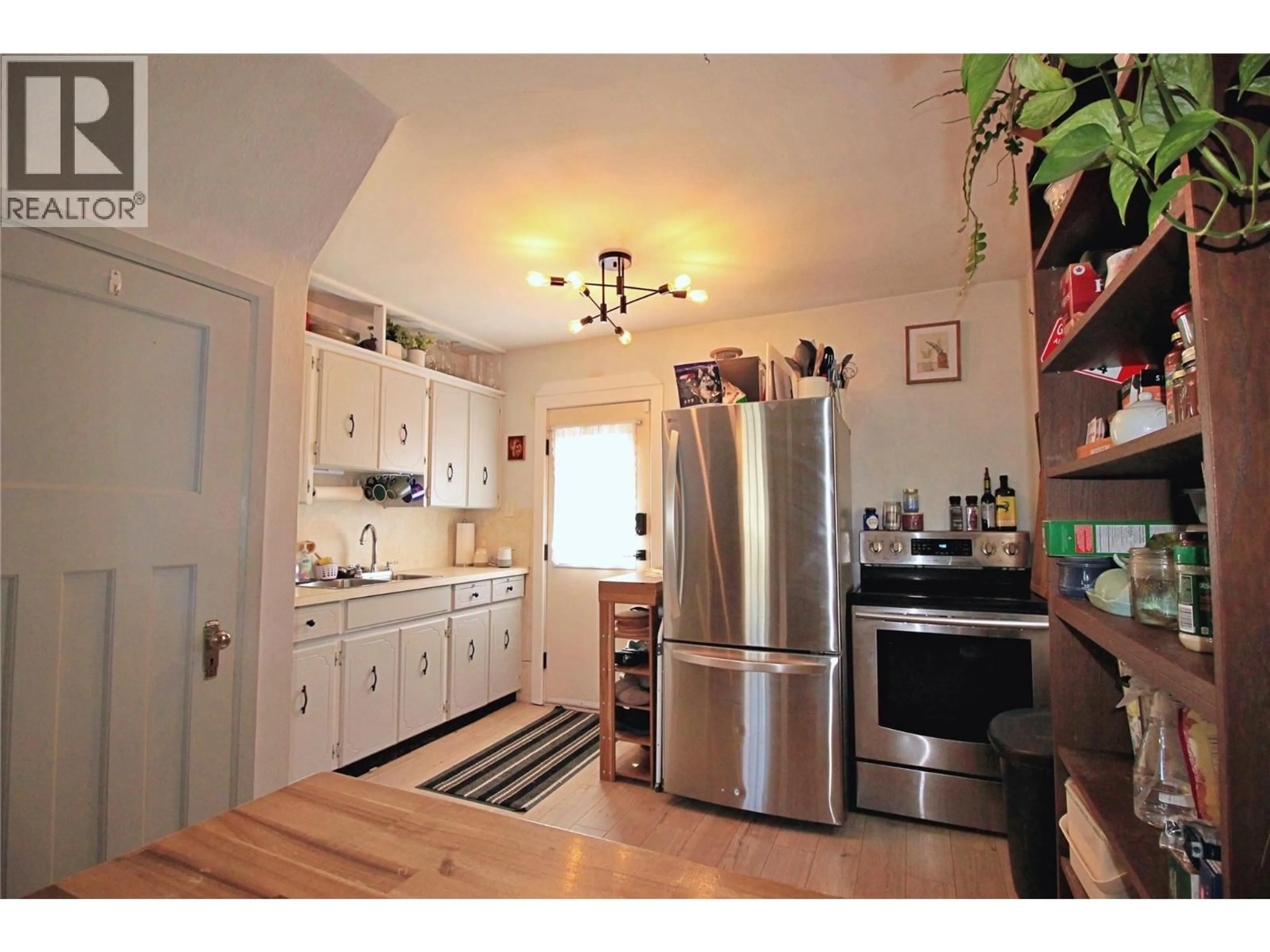 Open concept kitchen, unknown for 865 KIPLING STREET, Trail British Columbia V1R2A5
