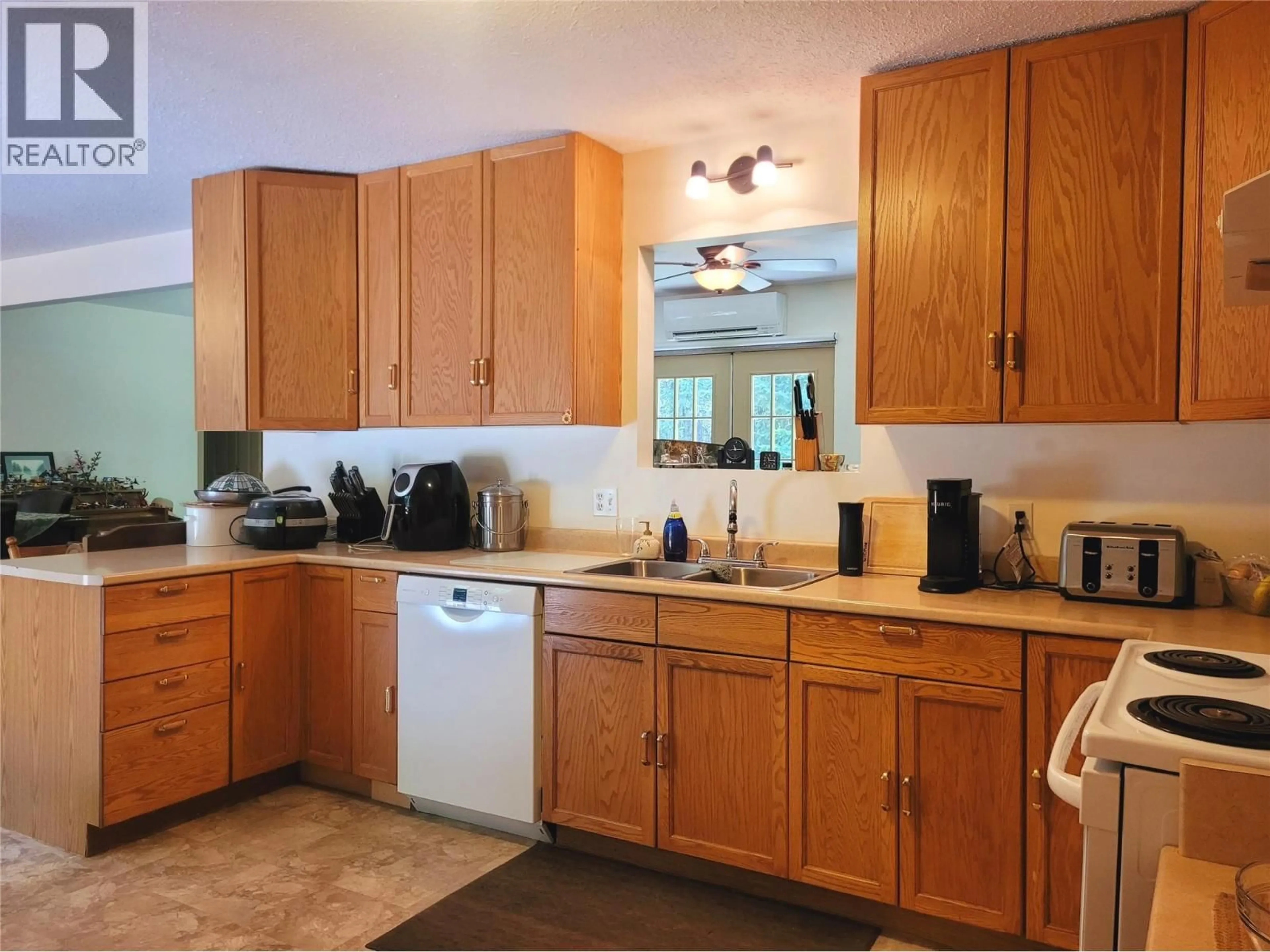 Standard kitchen, unknown for 342 SCHMIDT ROAD, Clearwater British Columbia V0E1N2