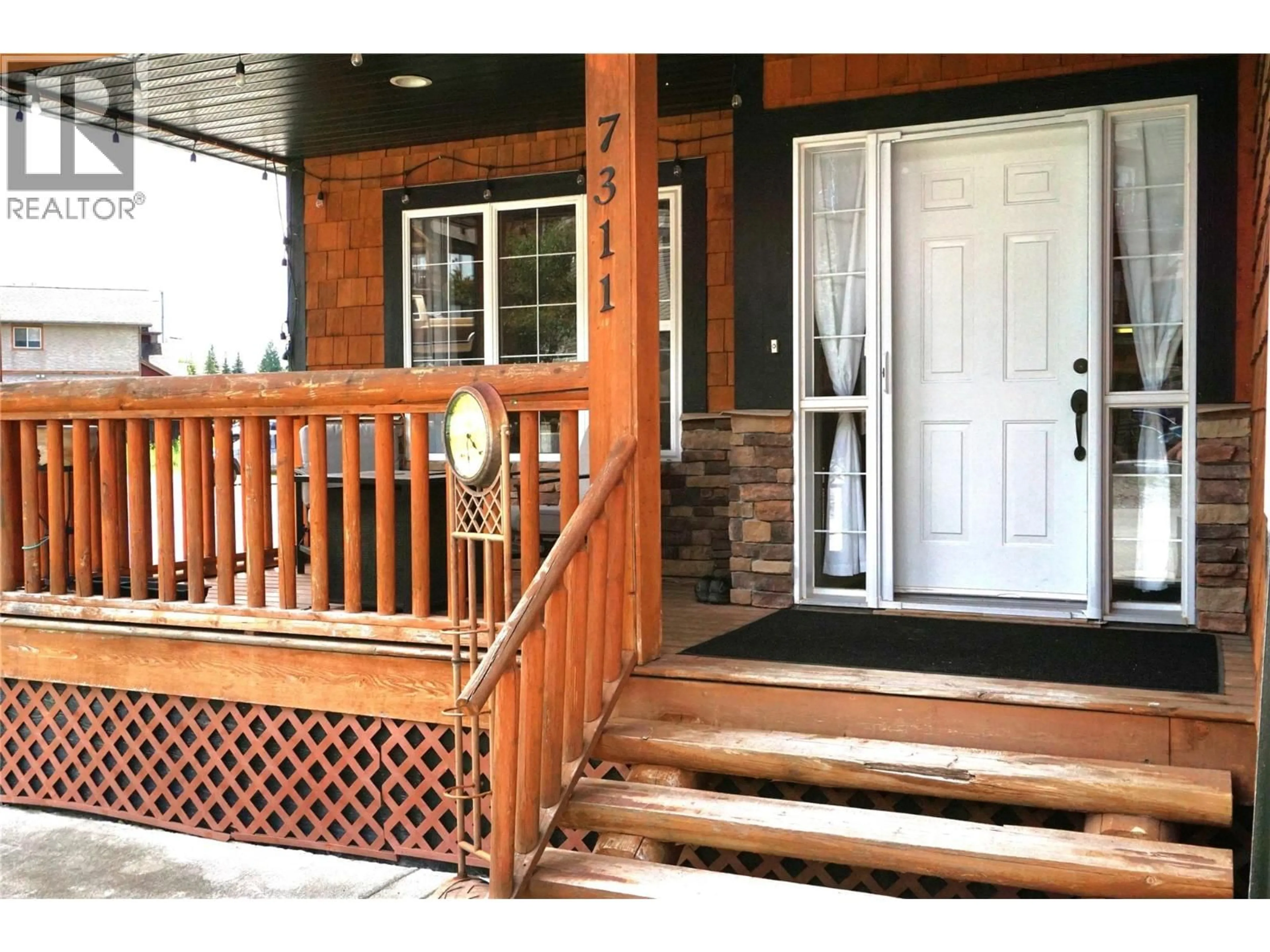 Indoor entryway for 7311 COPPERHORN DRIVE, Radium Hot Springs British Columbia V0A1M0