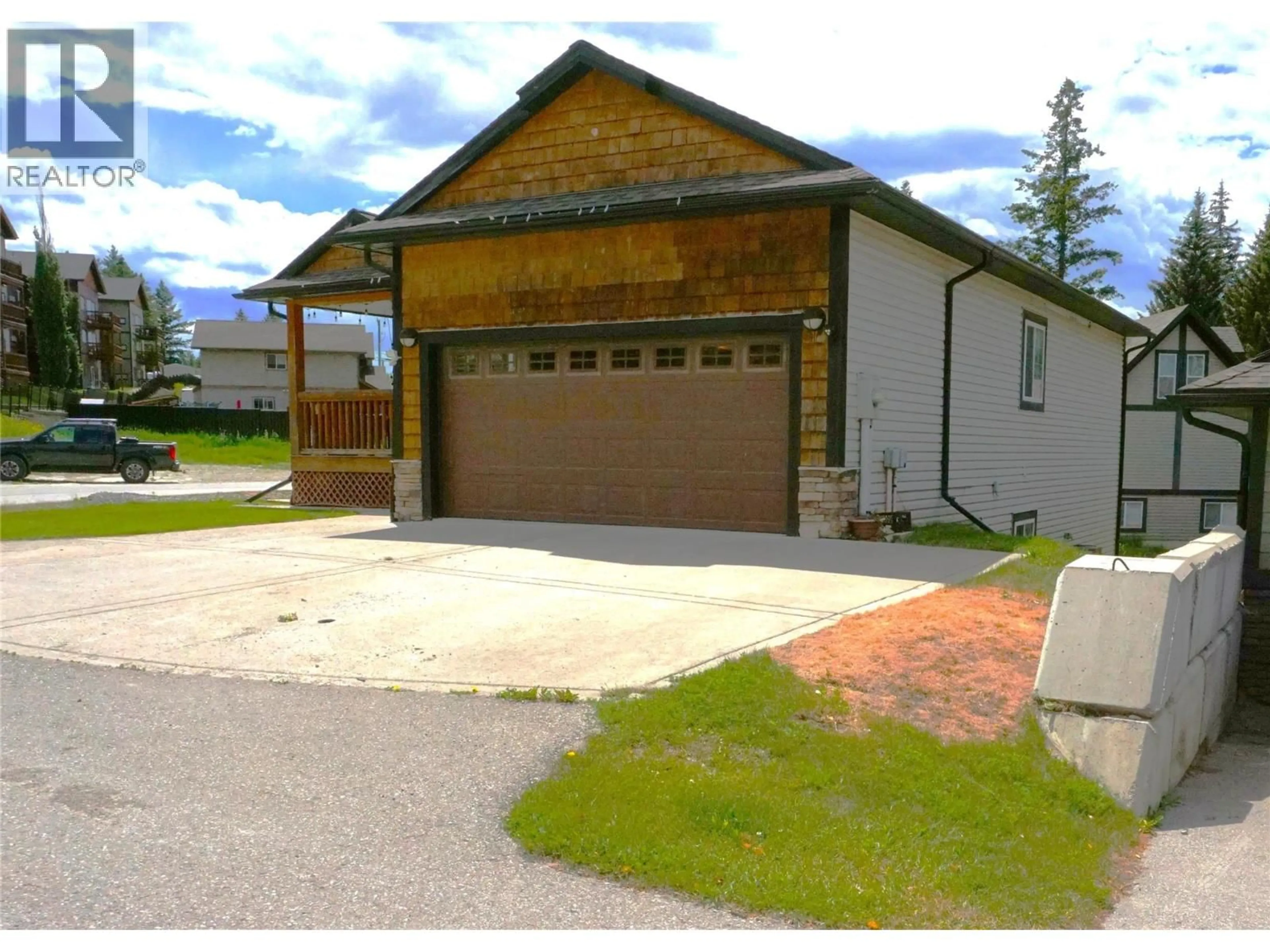 Indoor garage for 7311 COPPERHORN DRIVE, Radium Hot Springs British Columbia V0A1M0