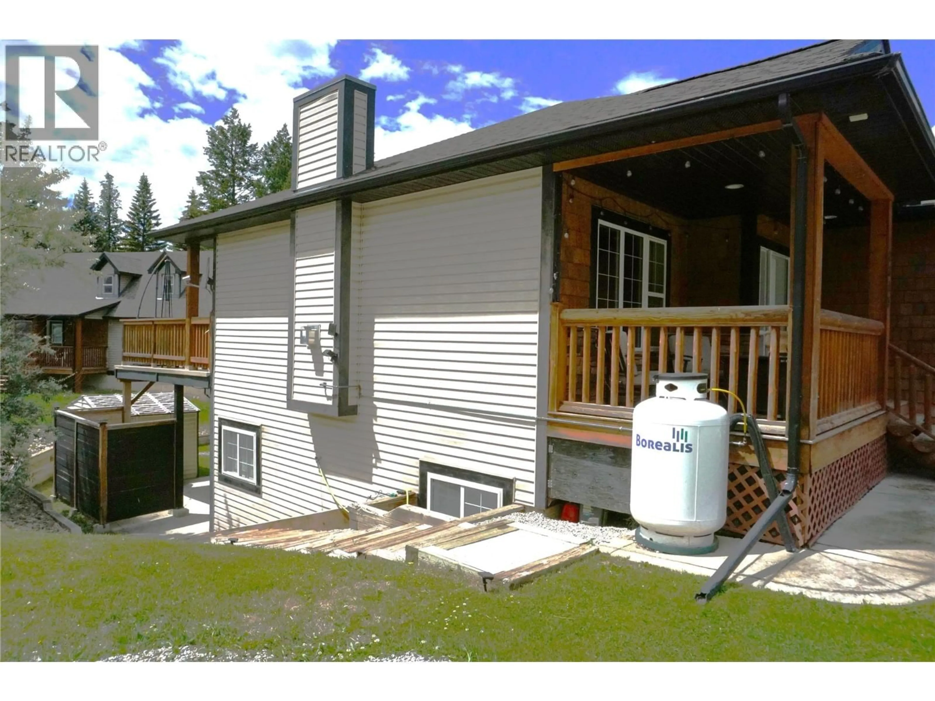 Home with vinyl exterior material, unknown for 7311 COPPERHORN DRIVE, Radium Hot Springs British Columbia V0A1M0