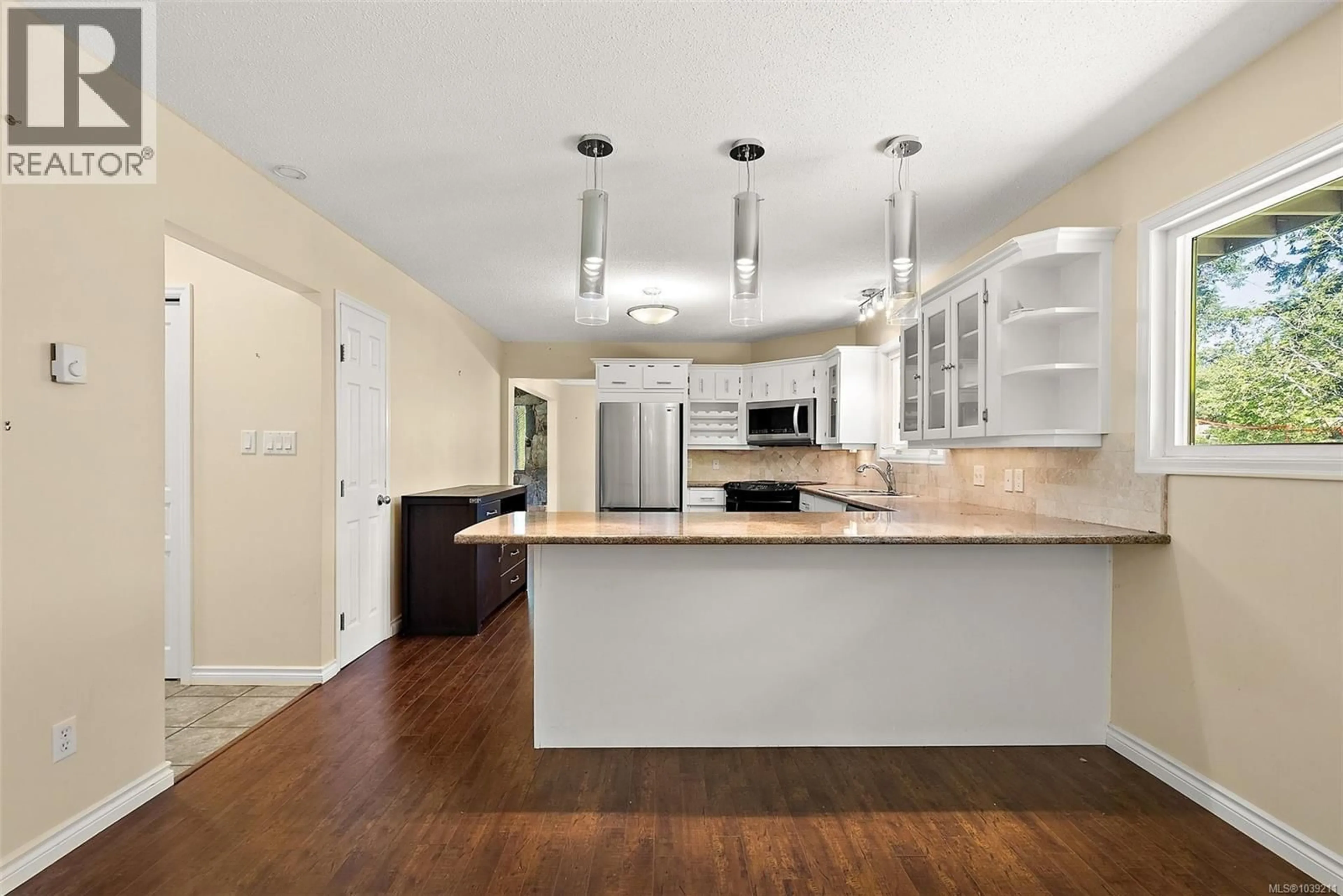 Open concept kitchen, unknown for 1094 SLUGGETT ROAD, Central Saanich British Columbia V8M1J1