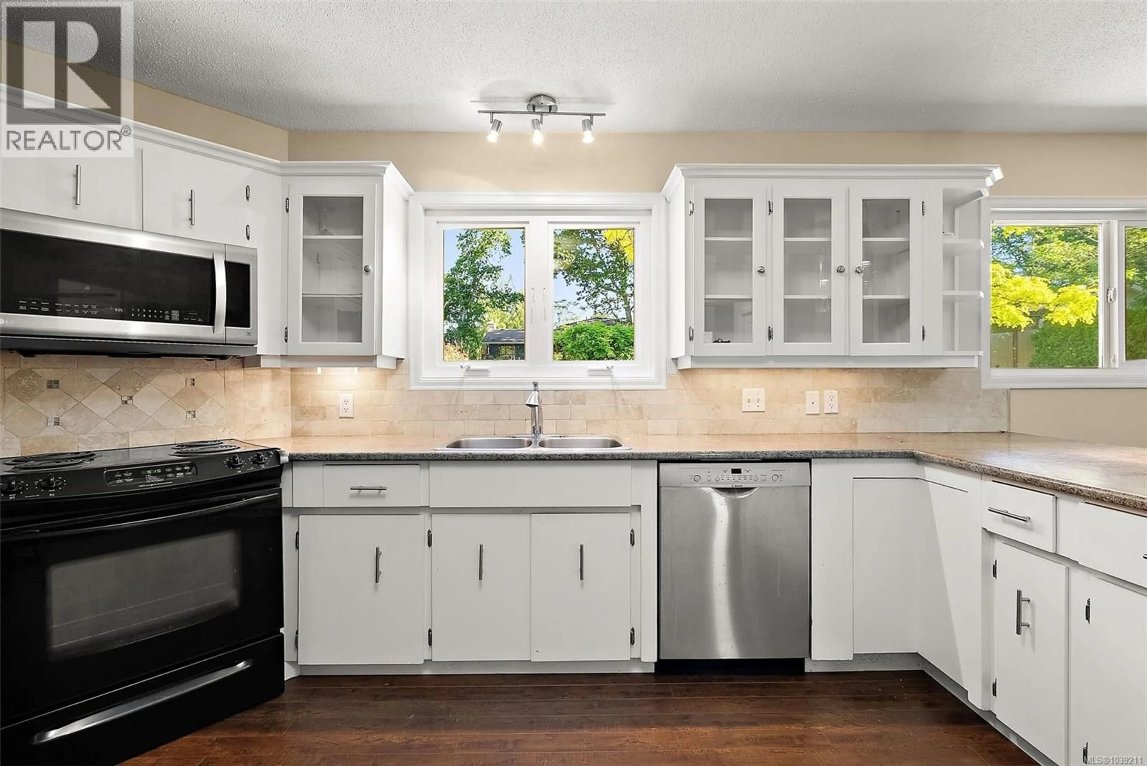 Unknown for 1094 SLUGGETT ROAD, Central Saanich British Columbia V8M1J1